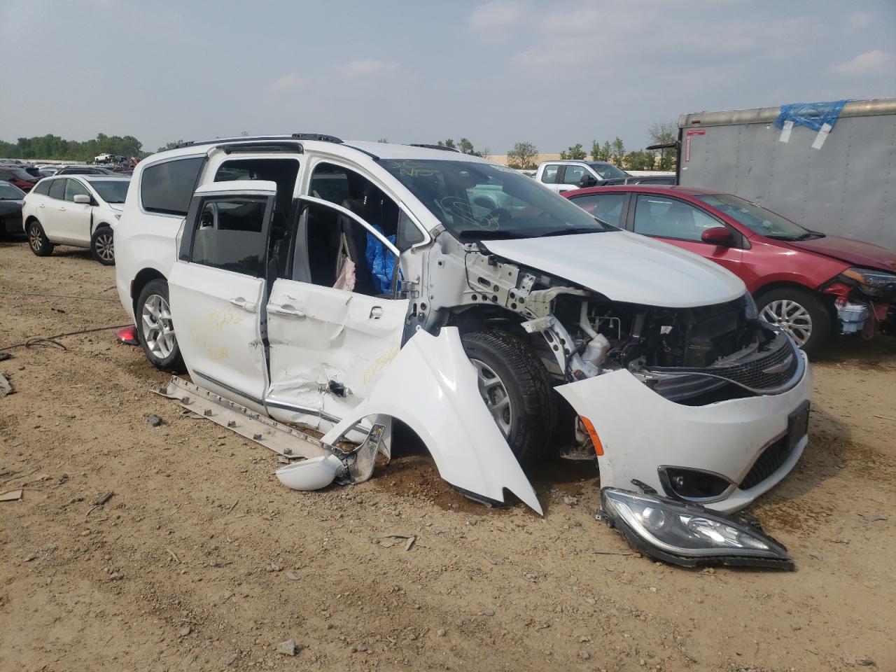 Photo 9 from auction – 2018 CHRYSLER PACIFICA T with VIN 2C4RC1BG2JR234470