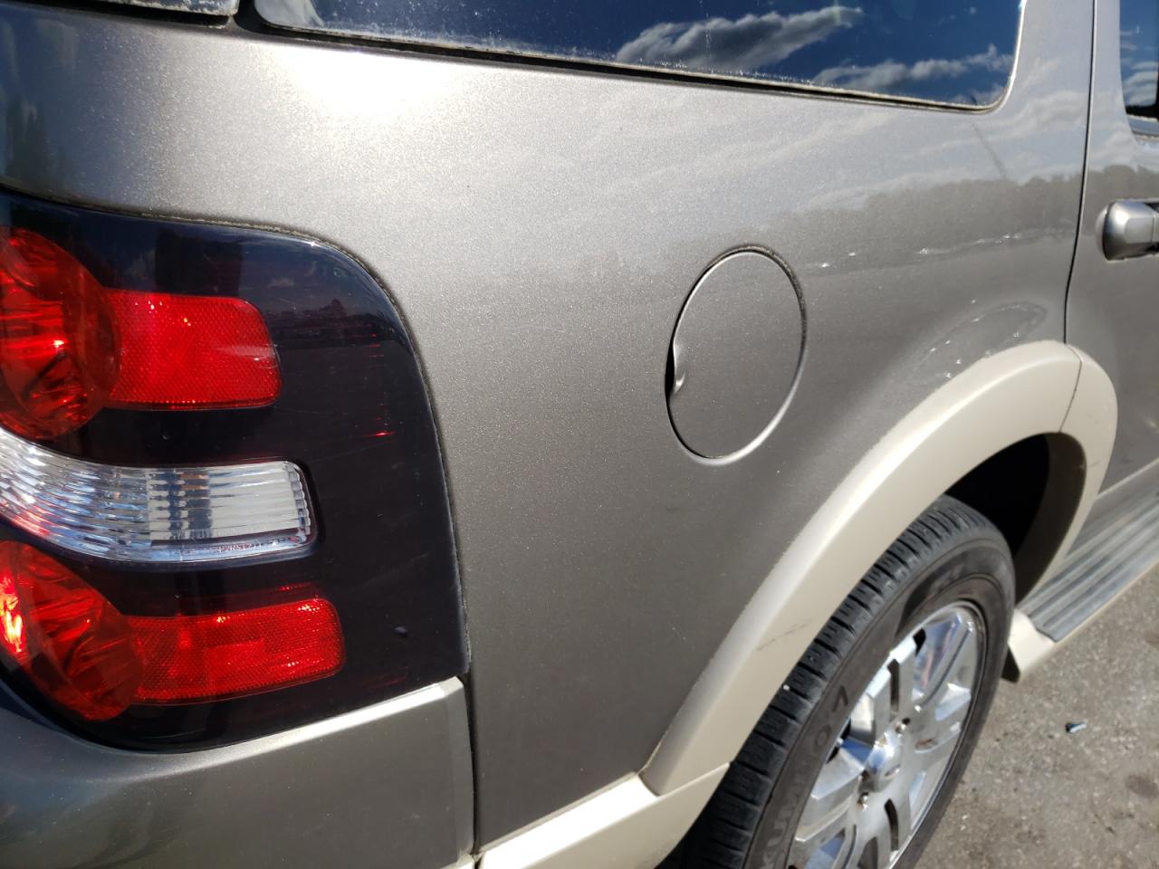 Photo 9 from auction – 2006 FORD EXPLORER E with VIN 1FMEU64EX6UB09081