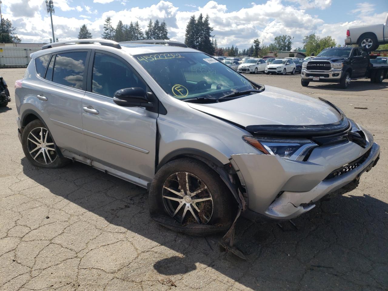 TOYOTA RAV4 SE 2017 with VIN 2T3JFREV9HW693931 - Photo from auction