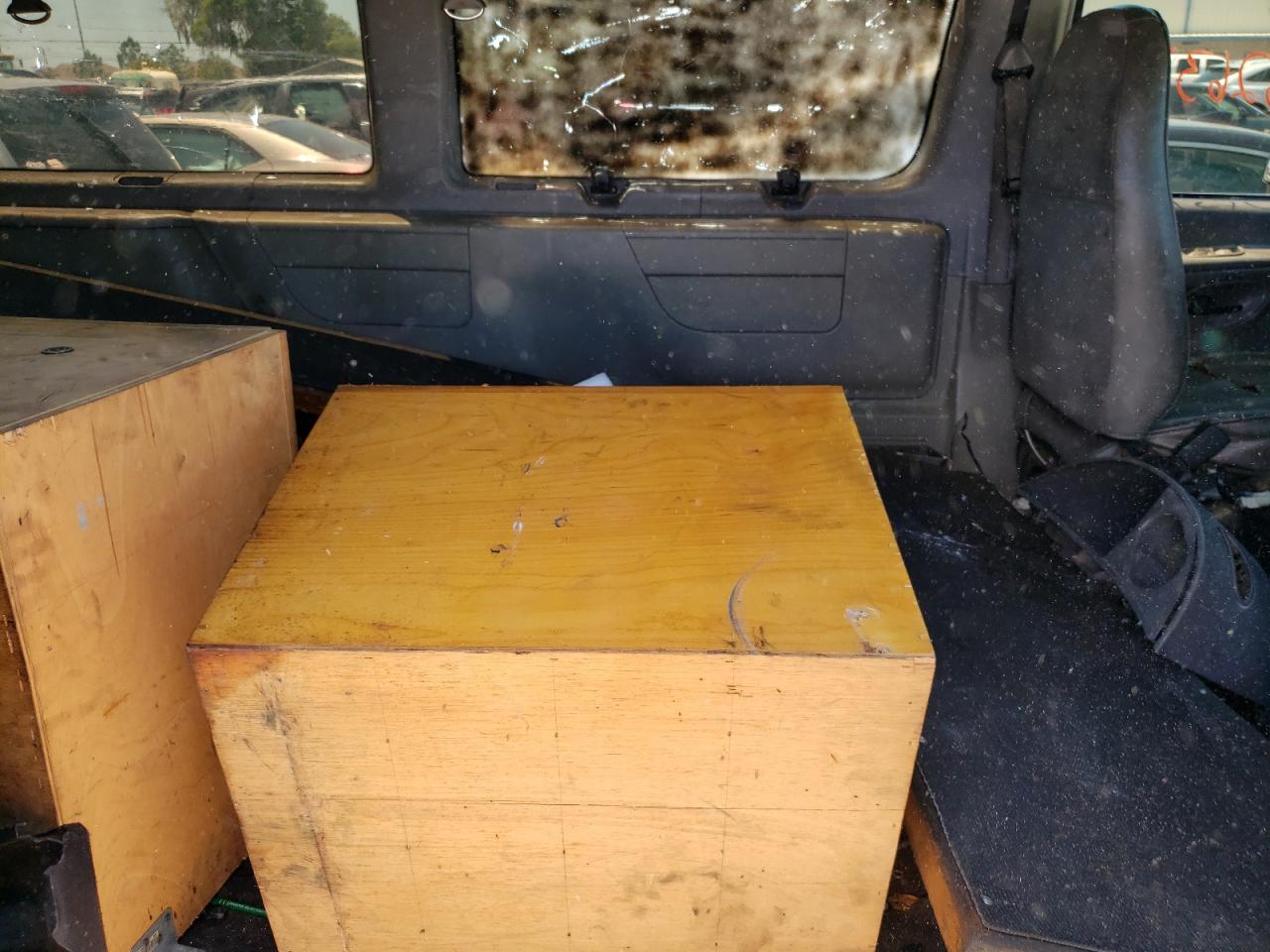 Photo 6 from auction – 1998 FORD ECONOLINE with VIN 1FBNE31L3WHA35230
