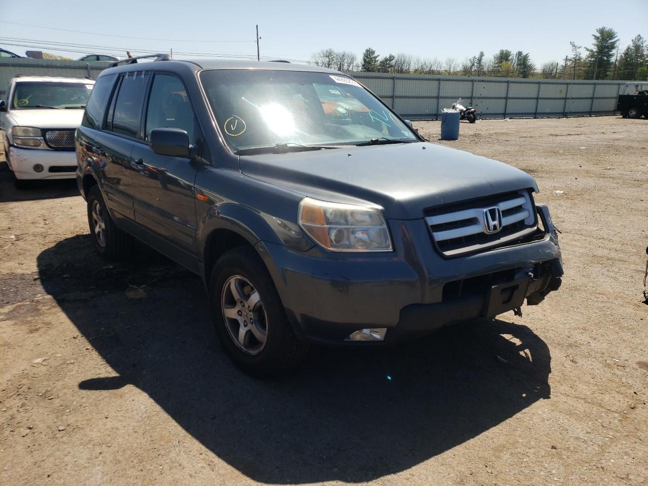 HONDA PILOT EX 2006 with VIN 2HKYF18476H552766 - Photo from auction