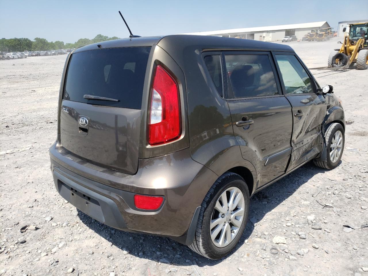 Photo 4 from auction – 2013 KIA SOUL with VIN KNDJT2A52D7530260