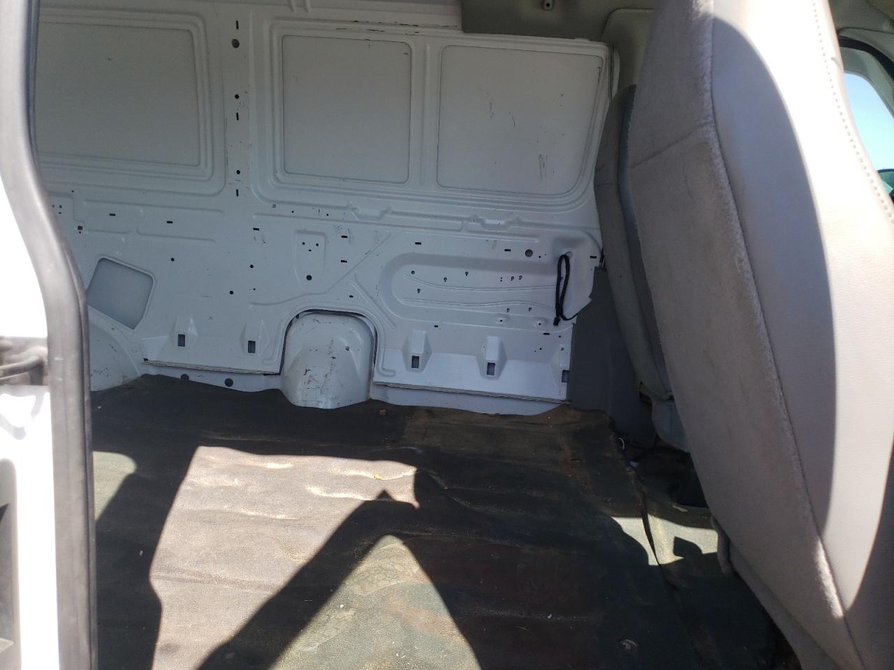 Photo 6 from auction – 2004 FORD ECONOLINE with VIN 1FTNE24W74HB40426