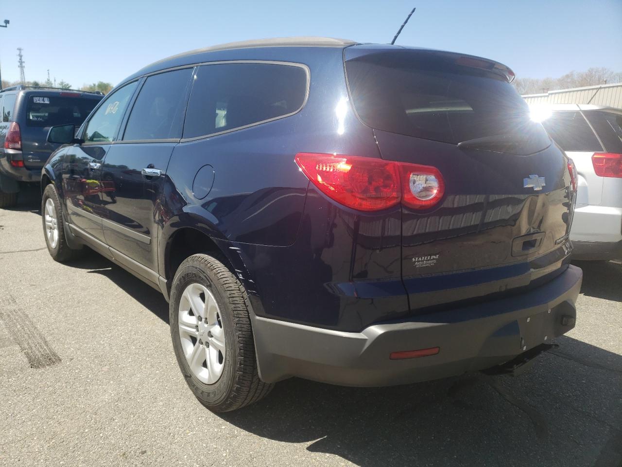 Photo 3 from auction – 2011 CHEVROLET TRAVERSE L with VIN 1GNKRFED7BJ405225
