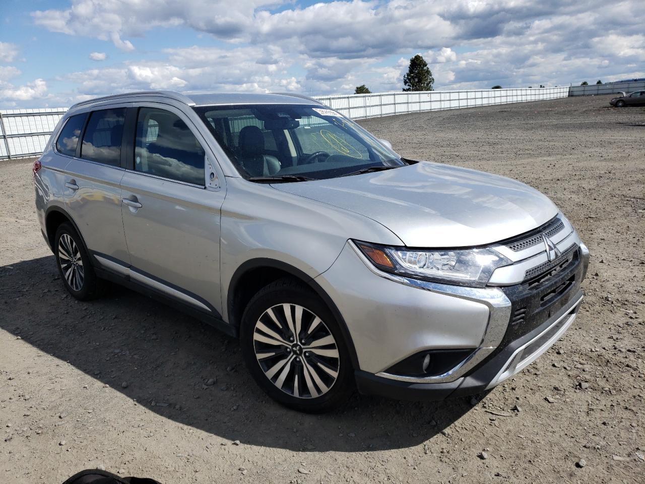 MITSUBISHI OUTLANDER 2020 with VIN JA4AD3A31LZ020691 - Photo from auction