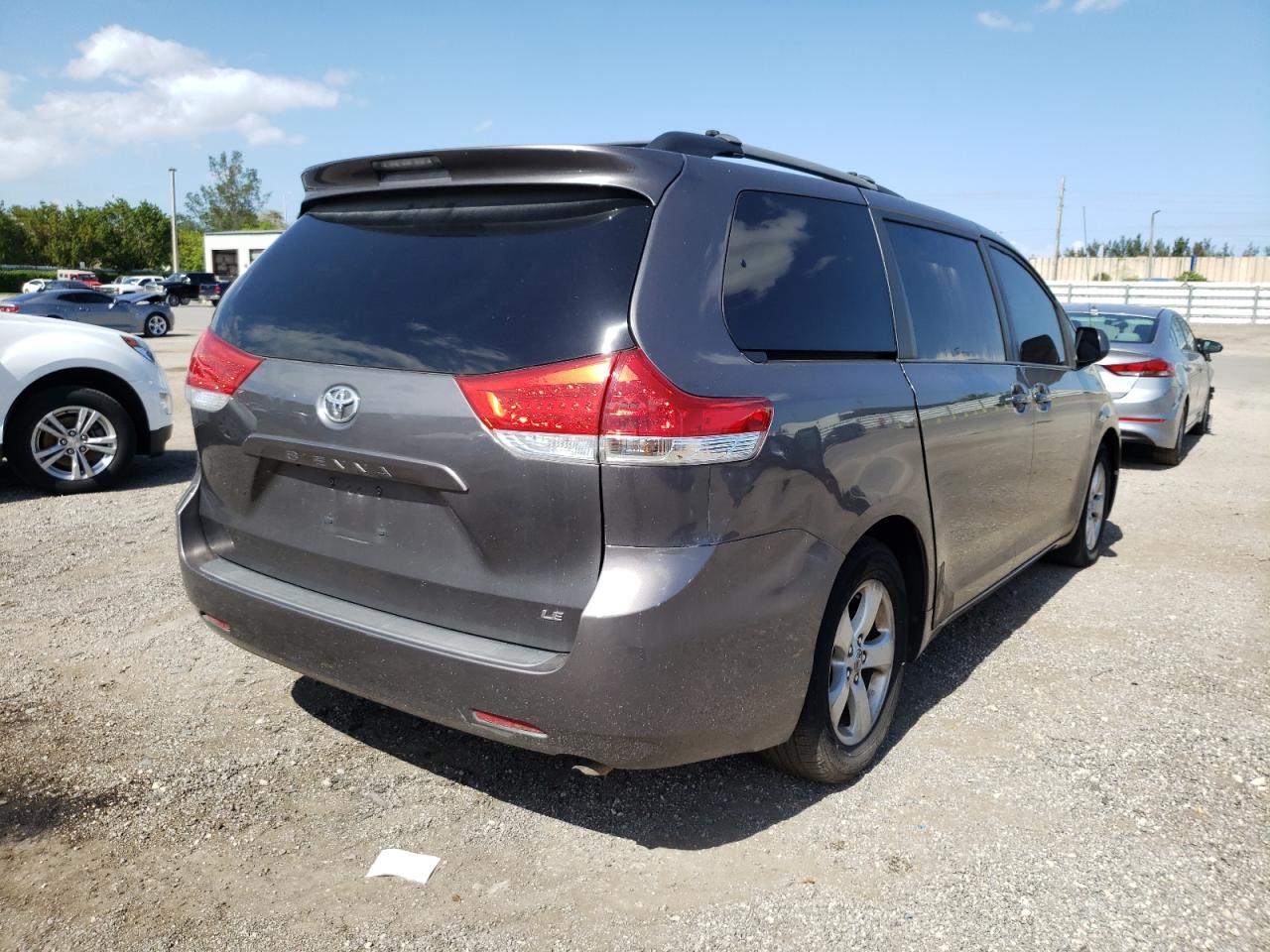 Photo 4 from auction – 2012 TOYOTA SIENNA LE with VIN 5TDKK3DC9CS177334