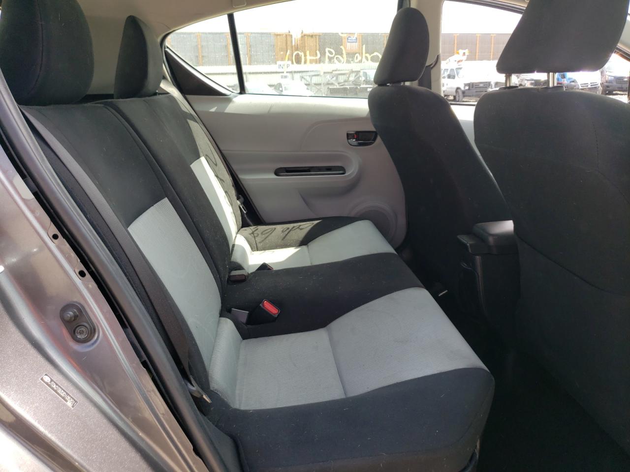 Photo 18 from auction – 2013 TOYOTA PRIUS C with VIN JTDKDTB32D1052011