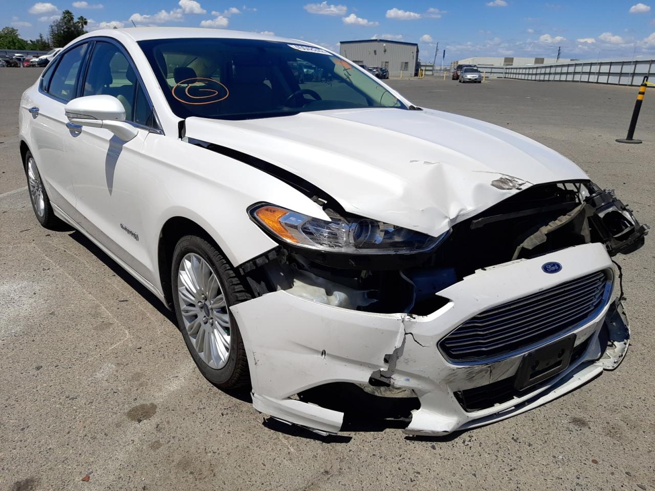 FORD FUSION SE 2015 with VIN 3FA6P0LU7FR281751 - Photo from auction