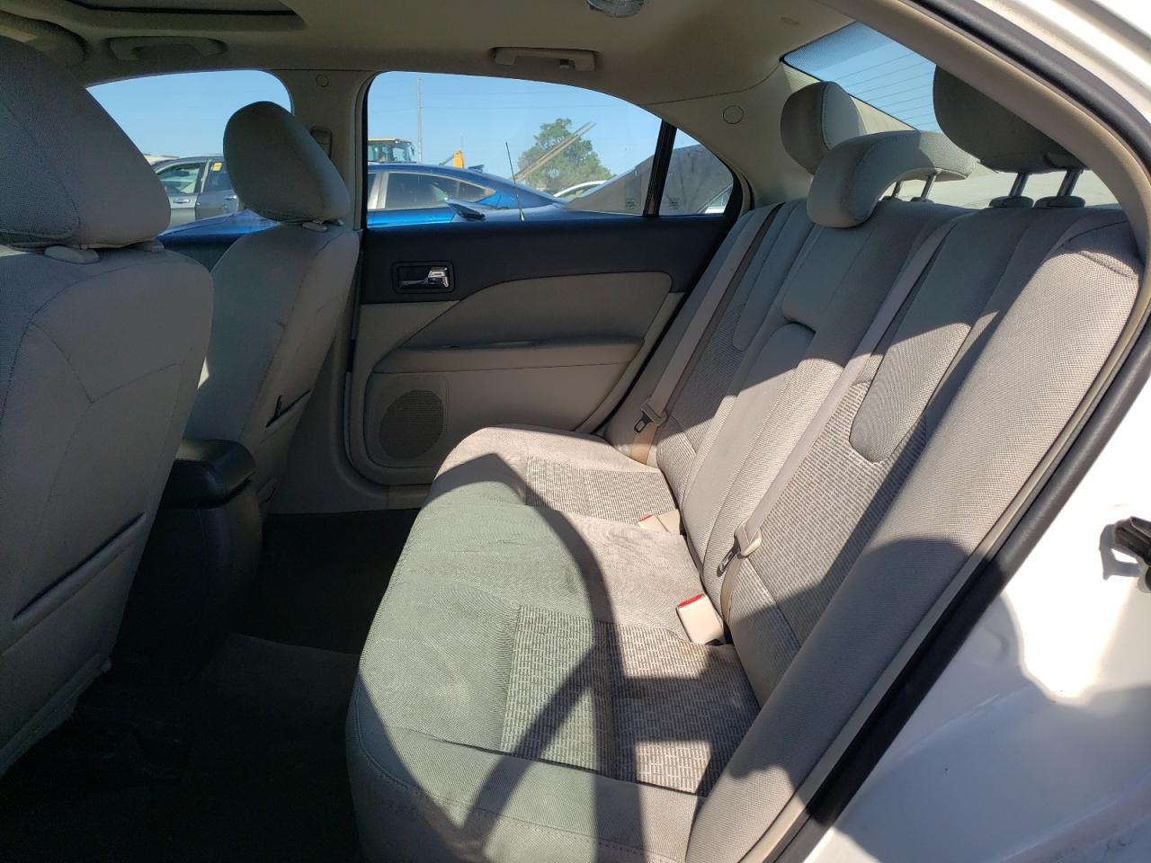 Photo 6 from auction – 2011 FORD FUSION SE with VIN 3FAHP0HA5BR143112