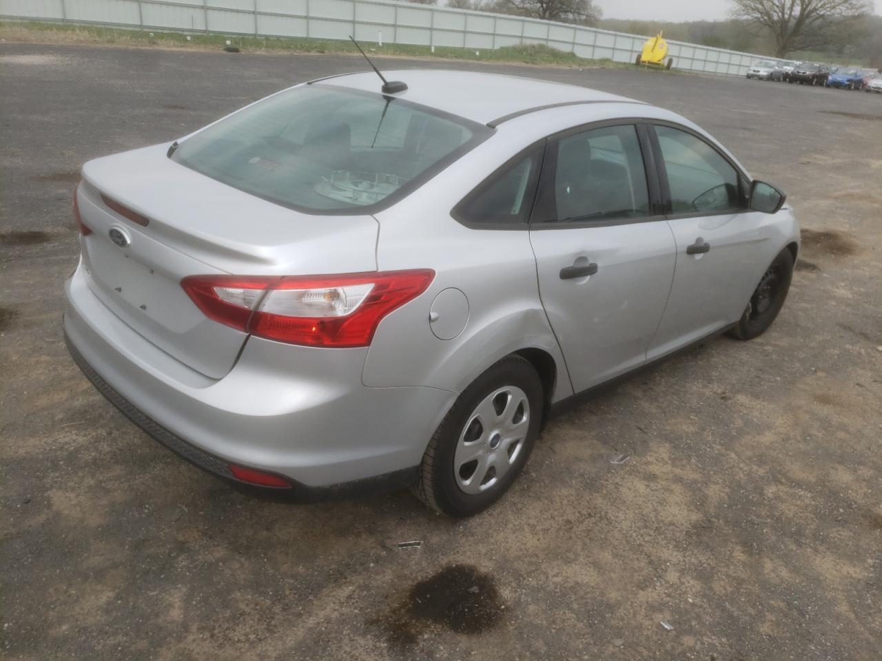 Photo 4 from auction – 2012 FORD FOCUS S with VIN 1FAHP3E21CL327431