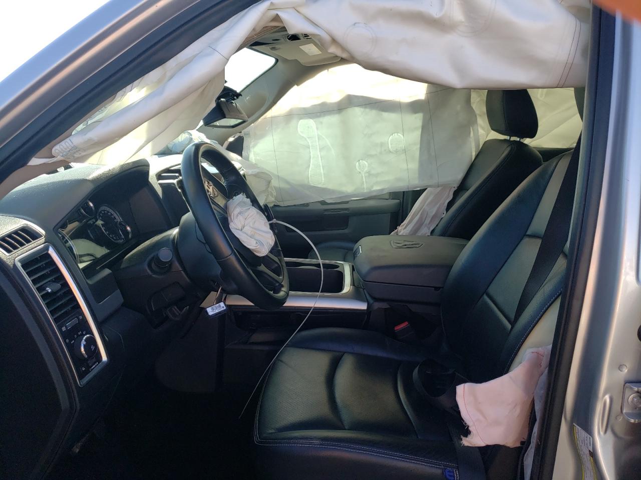 Photo 5 from auction – 2017 RAM 1500 SLT with VIN 3C6RR6LT9HG542265
