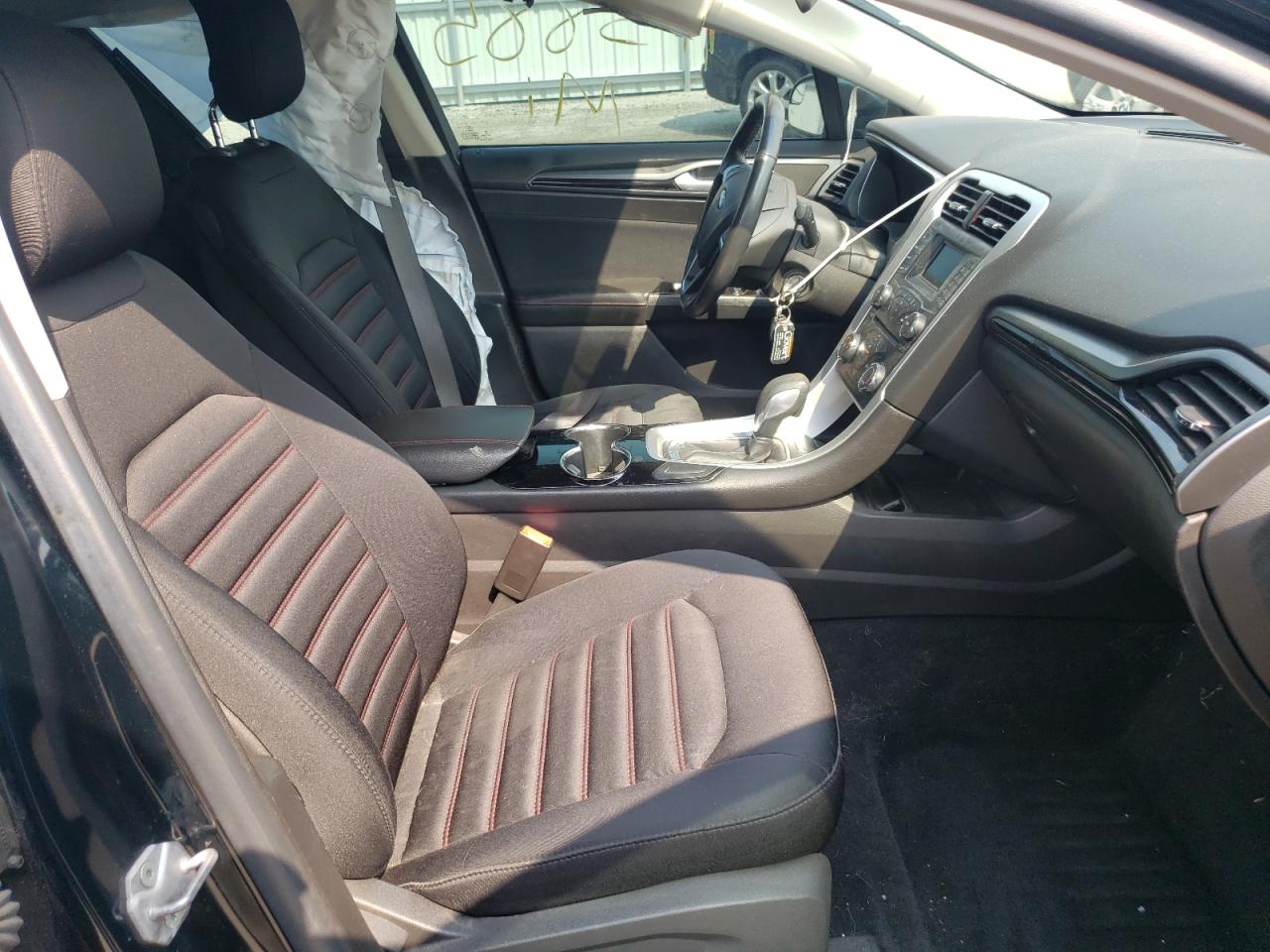 Photo 5 from auction – 2014 FORD FUSION SE with VIN 3FA6P0HD9ER199480