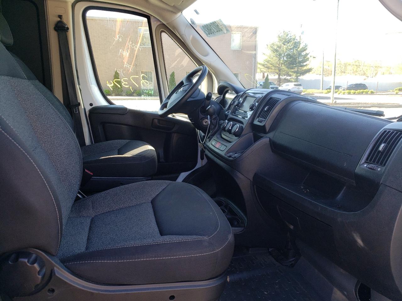 Photo 5 from auction – 2019 RAM PROMASTER with VIN 3C6TRVCG5KE539417