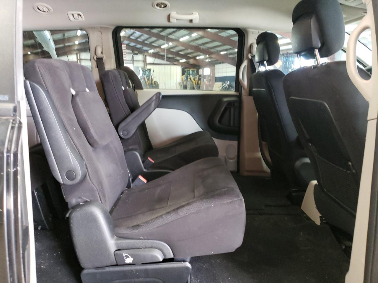 Photo 6 from auction – 2011 DODGE GRAND CARA with VIN 2D4RN4DG3BR600997