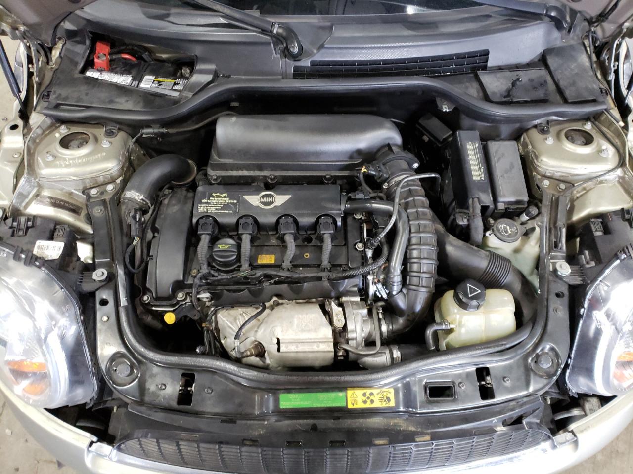 Photo 7 from auction – 2010 MINI COOPER S C with VIN WMWMM3C58ATP93835