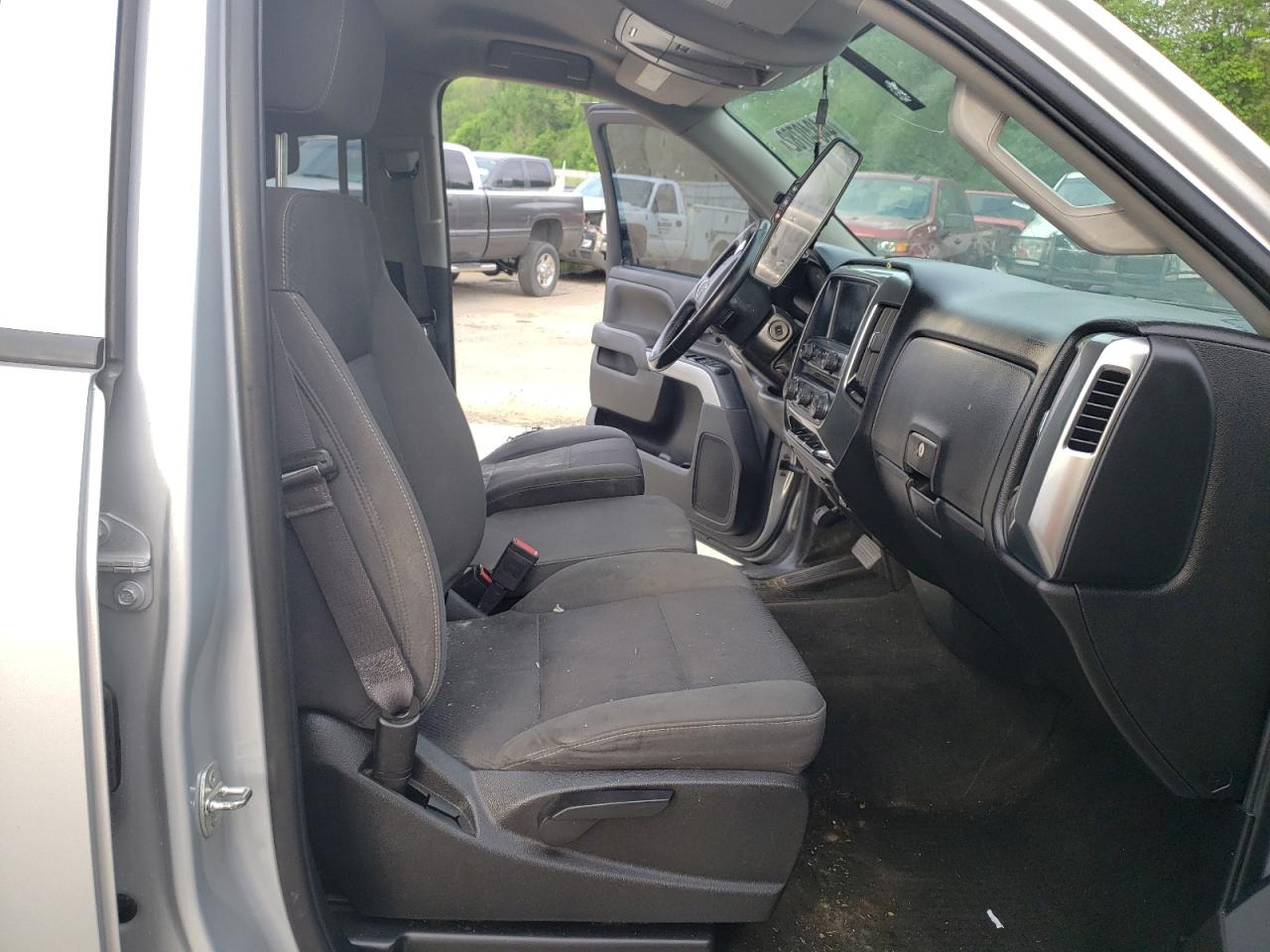 Photo 5 from auction – 2017 CHEVROLET SILVERADO with VIN 1GCVKREC8HZ375861