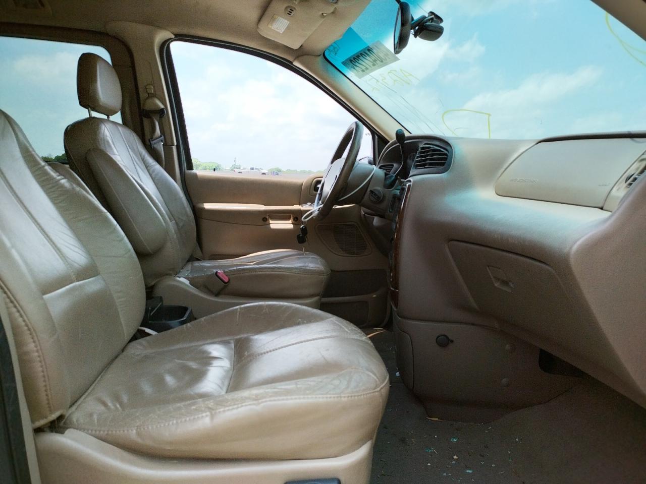 Photo 5 from auction – 2000 FORD WINDSTAR with VIN 2FMDA5344YBA72352