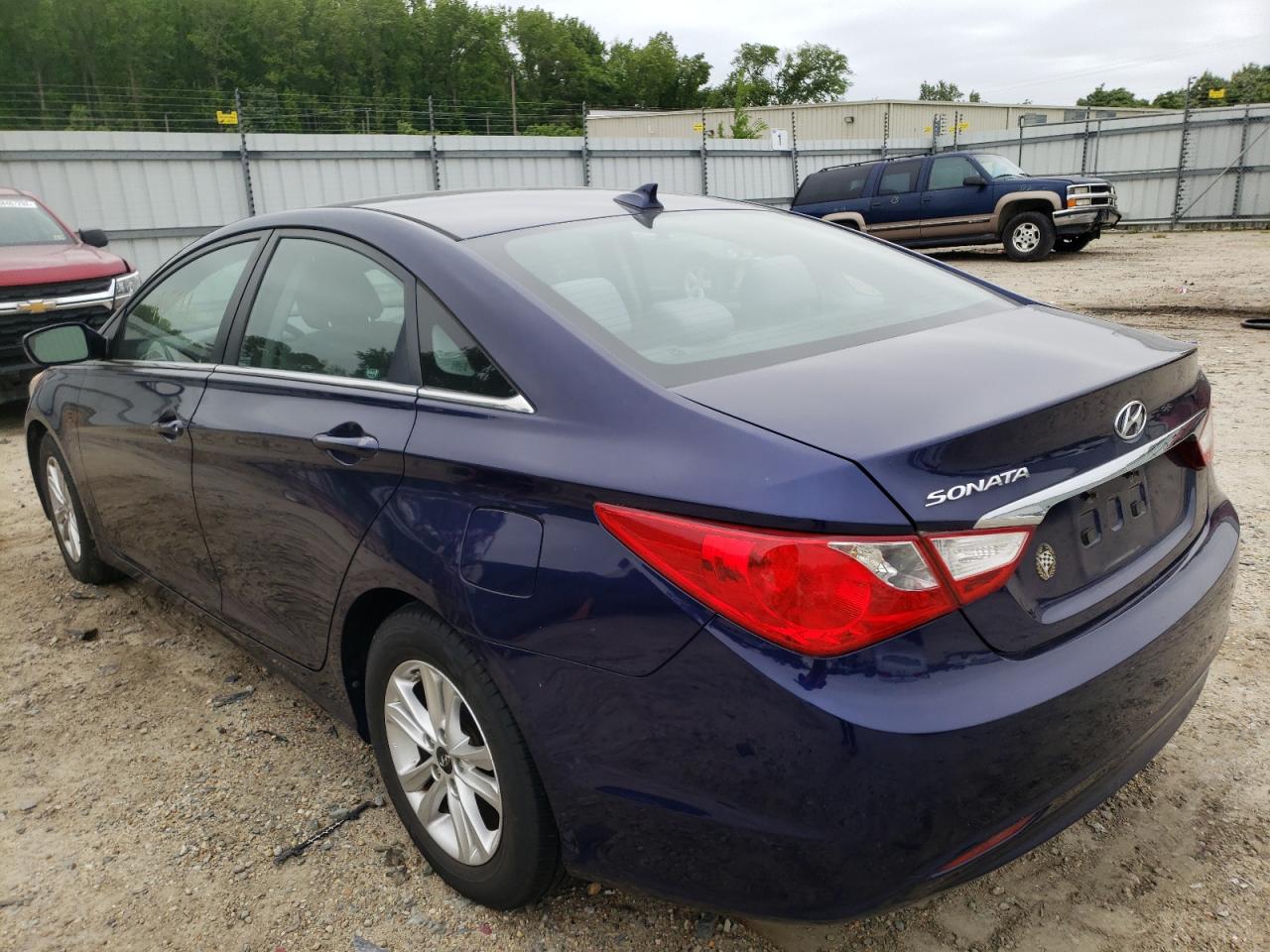 Photo 3 from auction – 2012 HYUNDAI SONATA with VIN 5NPEB4AC5CH498459