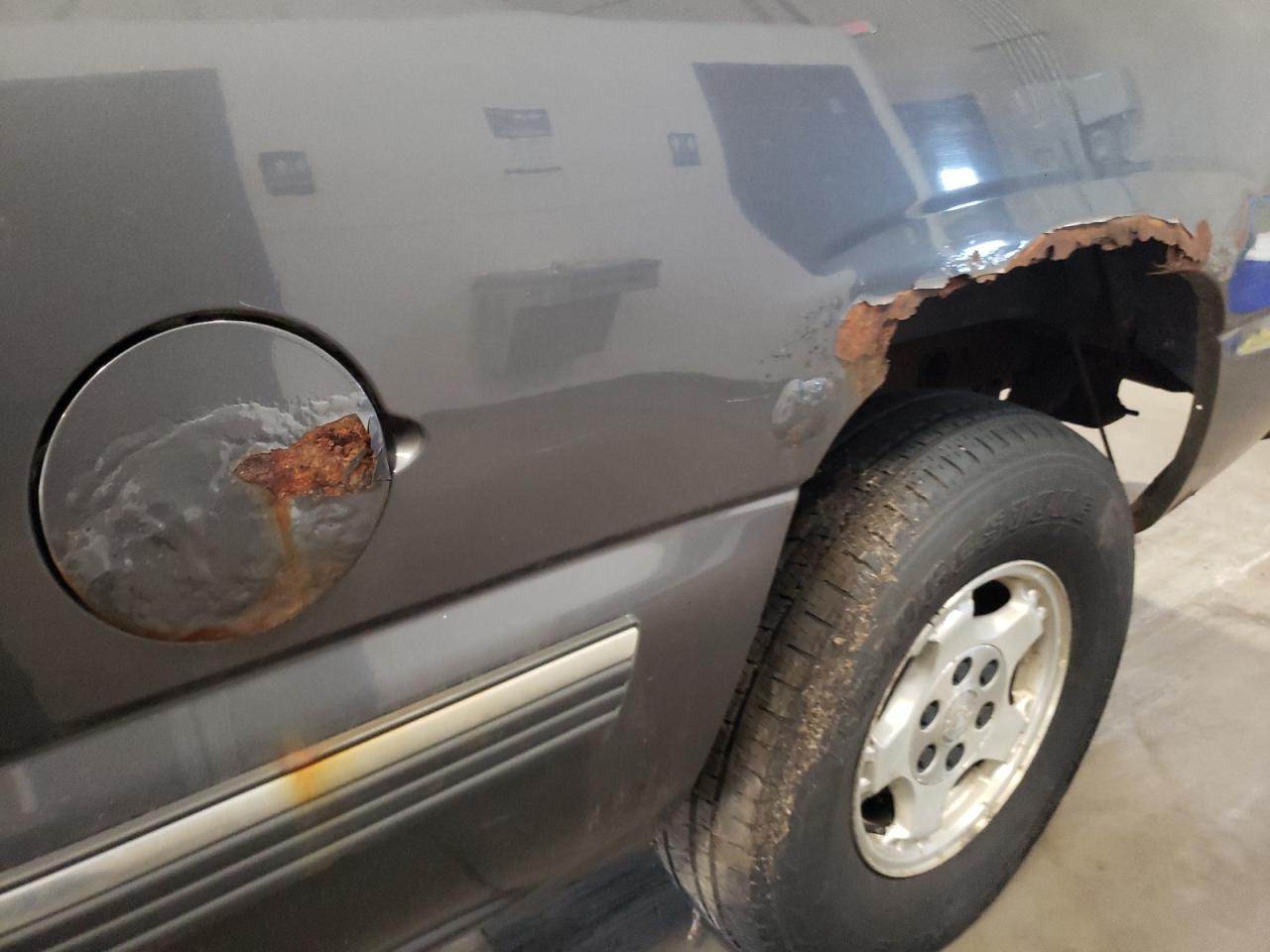 Photo 9 from auction – 2000 CHEVROLET SILVERADO with VIN 1GCEK19T0YE295442