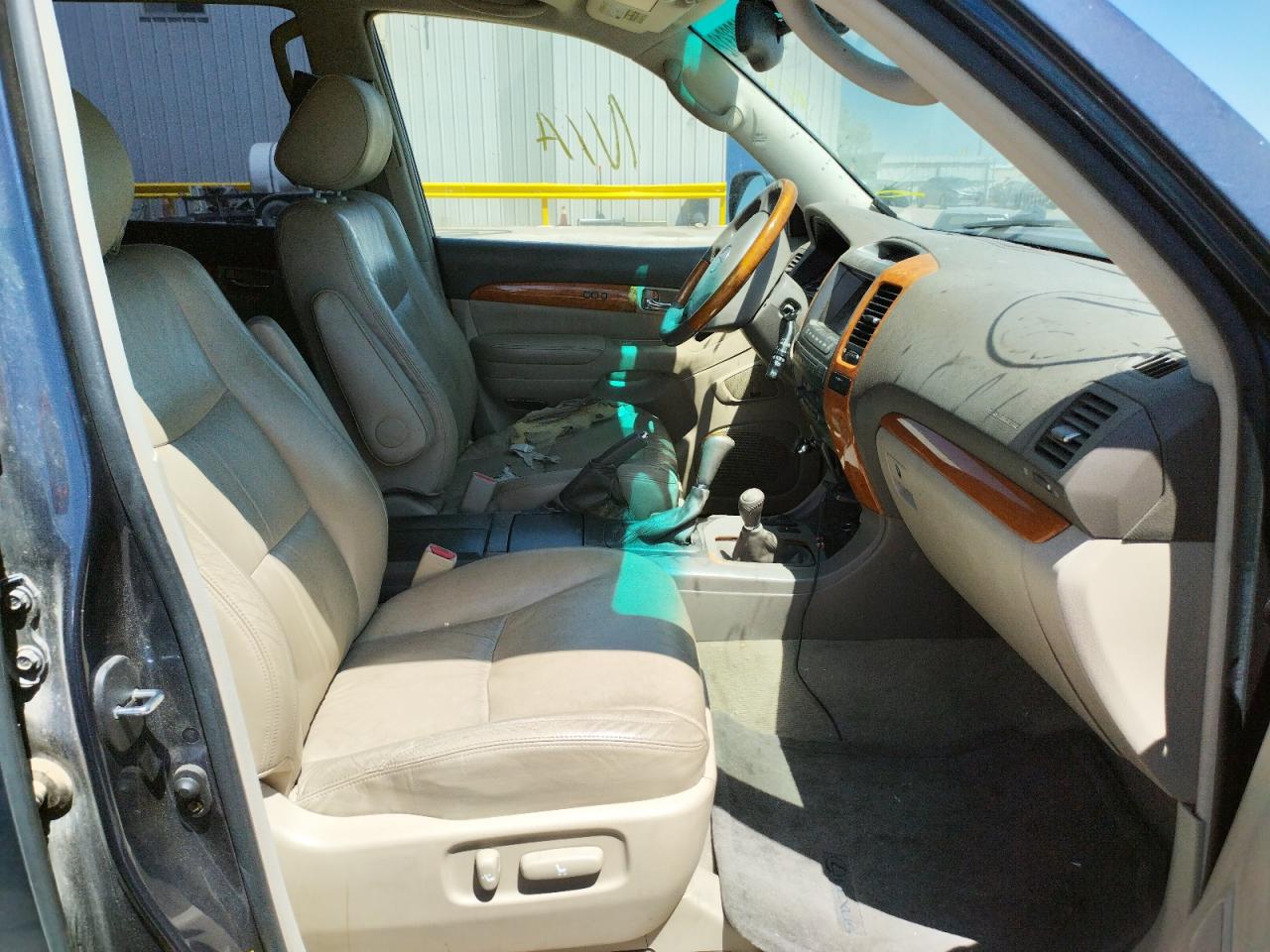 Photo 5 from auction – 2004 LEXUS GX 470 with VIN JTJBT20X840050768