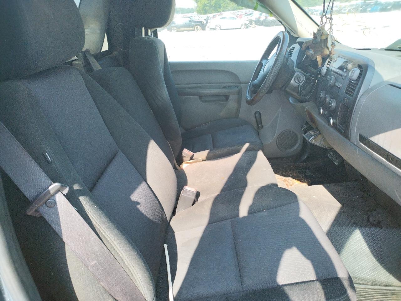 Photo 5 from auction – 2011 CHEVROLET SILVERADO with VIN 1GCNCPEX0BZ391337
