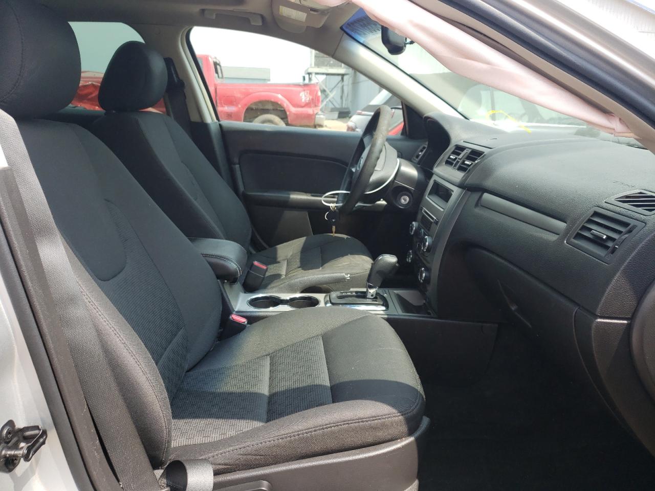 Photo 5 from auction – 2011 FORD FUSION SE with VIN 3FAHP0HA5BR318619