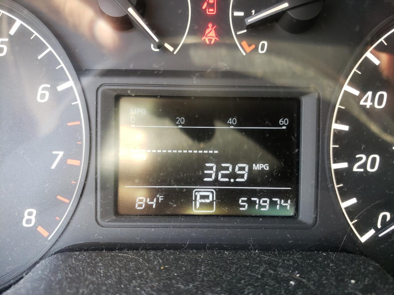 Photo 8 from auction – 2016 NISSAN SENTRA S with VIN 3N1AB7AP2GY308700