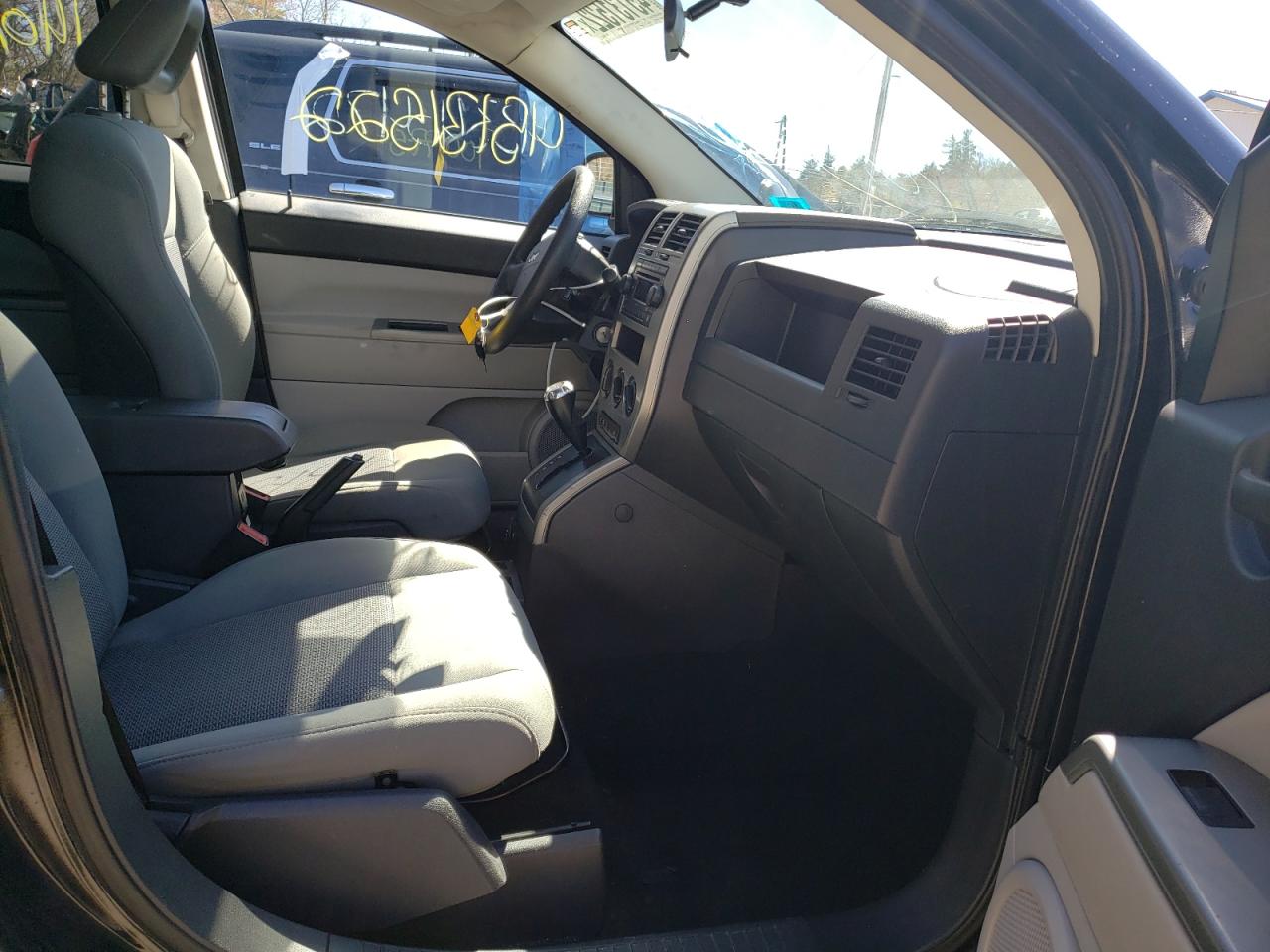 Photo 5 from auction – 2007 JEEP COMPASS with VIN 1J8FF47W07D356518