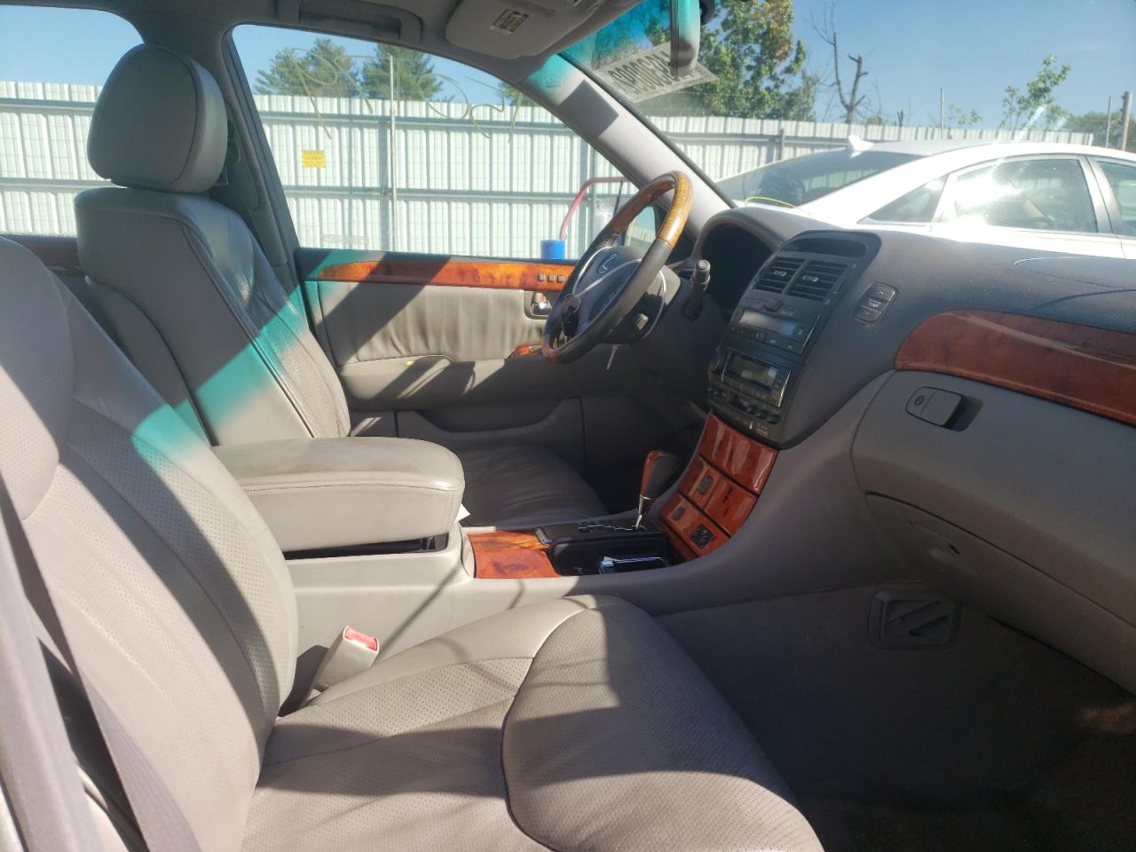 Photo 5 from auction – 2003 LEXUS LS 430 with VIN JTHBN30F830094518