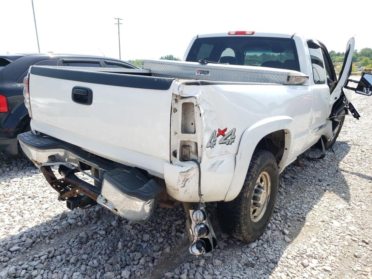 Photo 4 from auction – 2005 GMC SIERRA K25 with VIN 1GTHK29205E338425