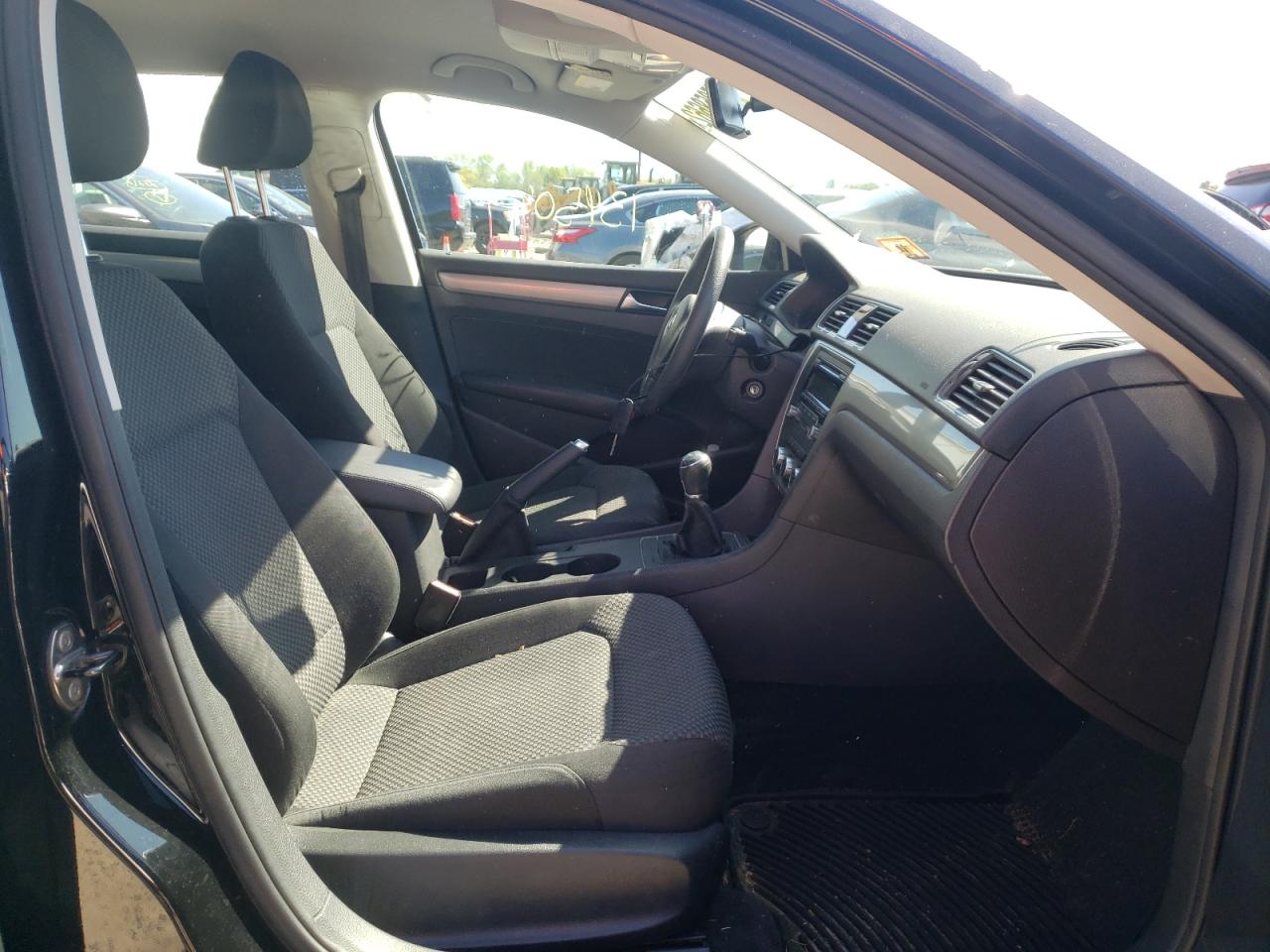 Photo 5 from auction – 2012 VOLKSWAGEN PASSAT S with VIN 1VWAP7A32CC006173