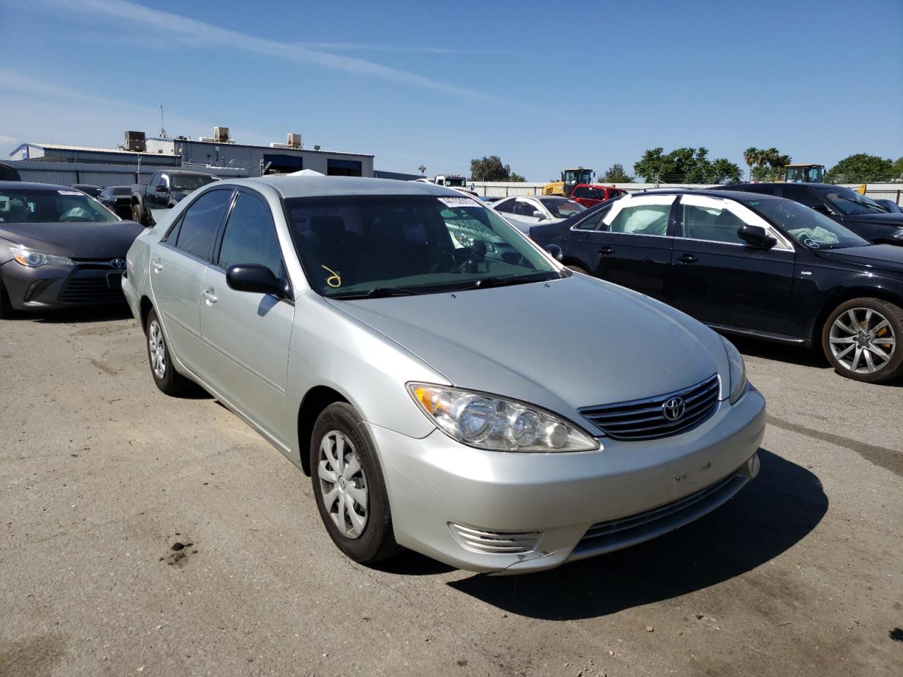 TOYOTA CAMRY LE 2005 with VIN JTDBE32K653030362 - Photo from auction
