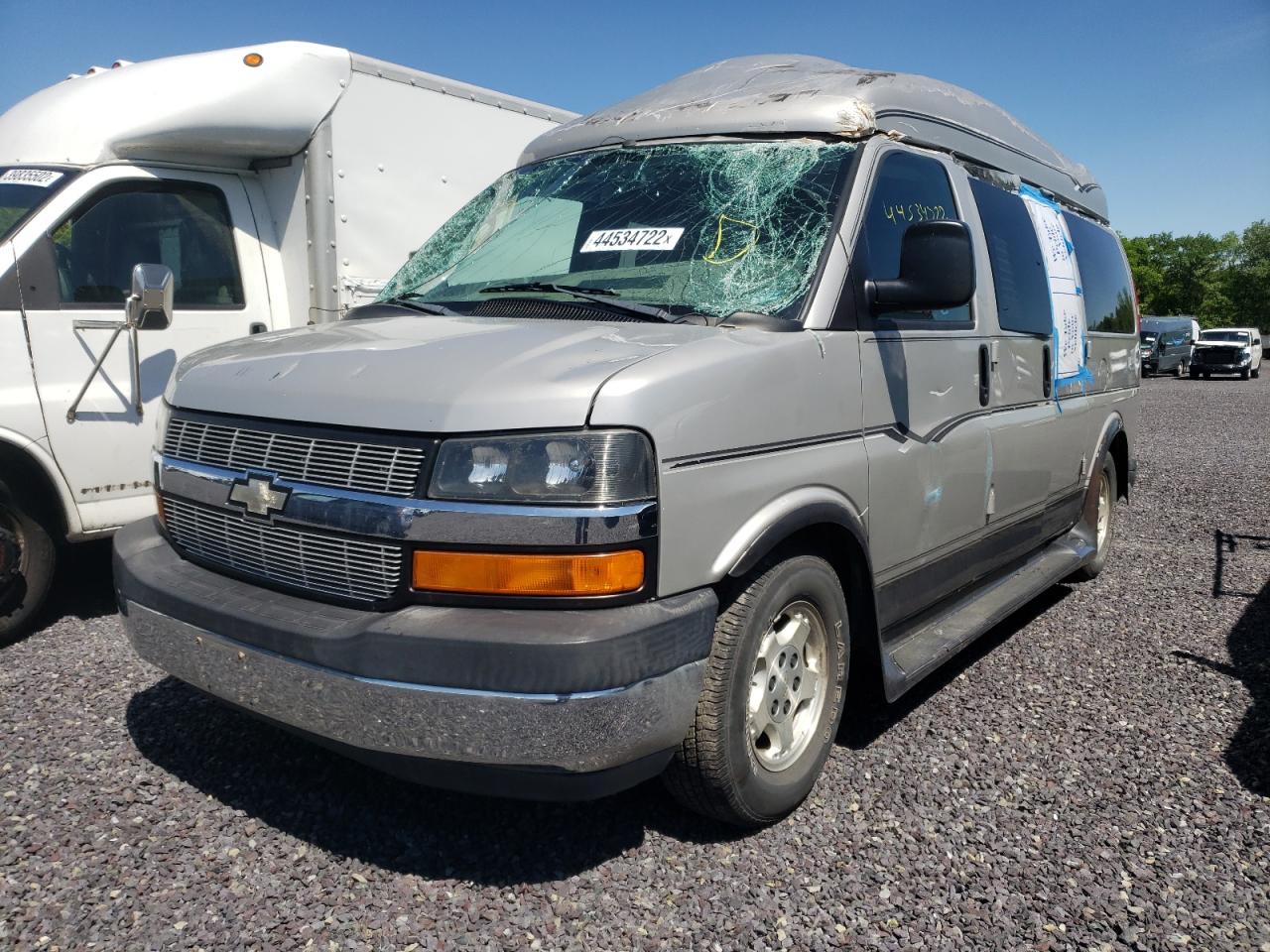 Photo 2 from auction – 2005 CHEVROLET EXPRESS G1 with VIN 1GBFG15T451233190