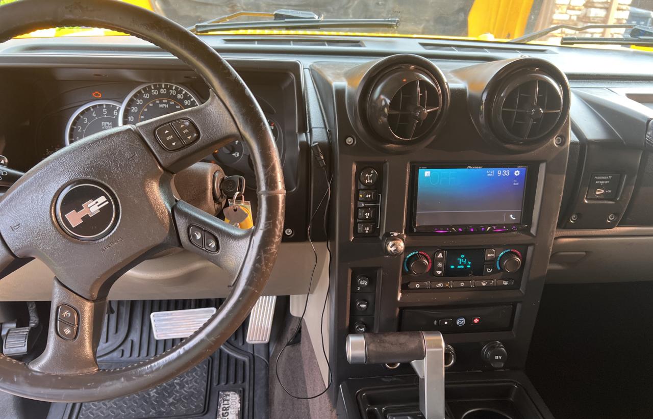 Photo 9 from auction – 2005 HUMMER H2 SUT with VIN 5GRGN22U55H101277
