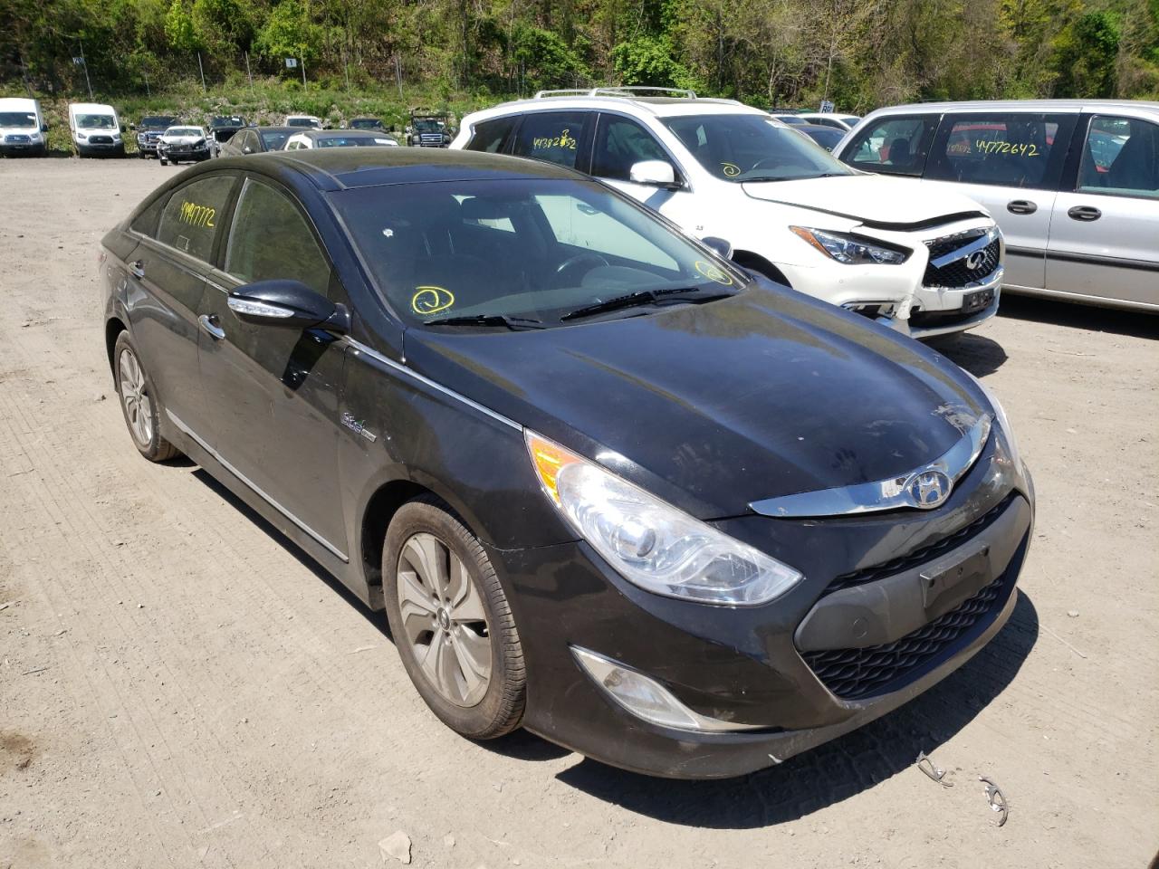 HYUNDAI SONATA HYB 2015 with VIN KMHEC4A49FA128001 - Photo from auction