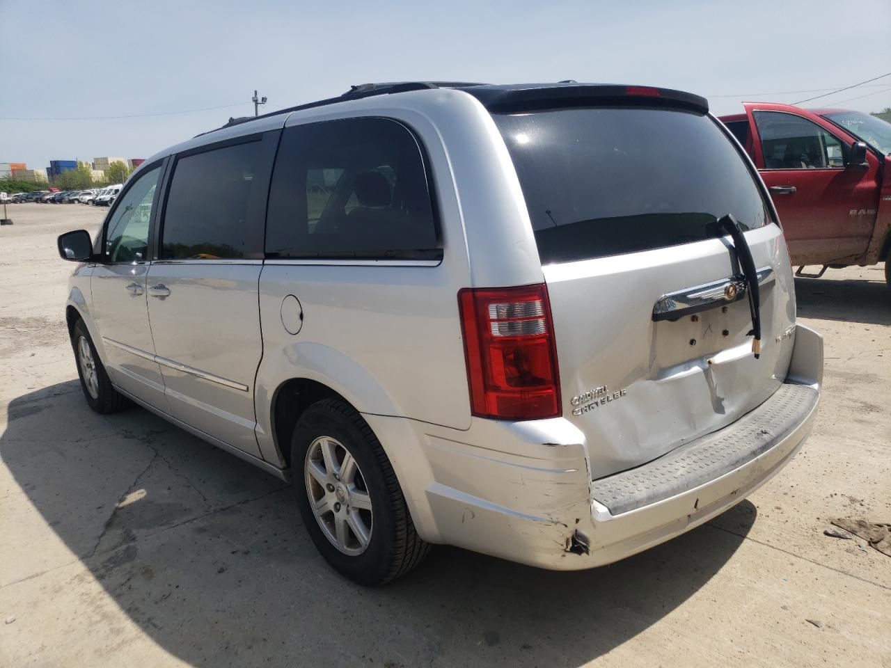 Photo 3 from auction – 2010 CHRYSLER TOWN & COU with VIN 2A4RR5D1XAR188184