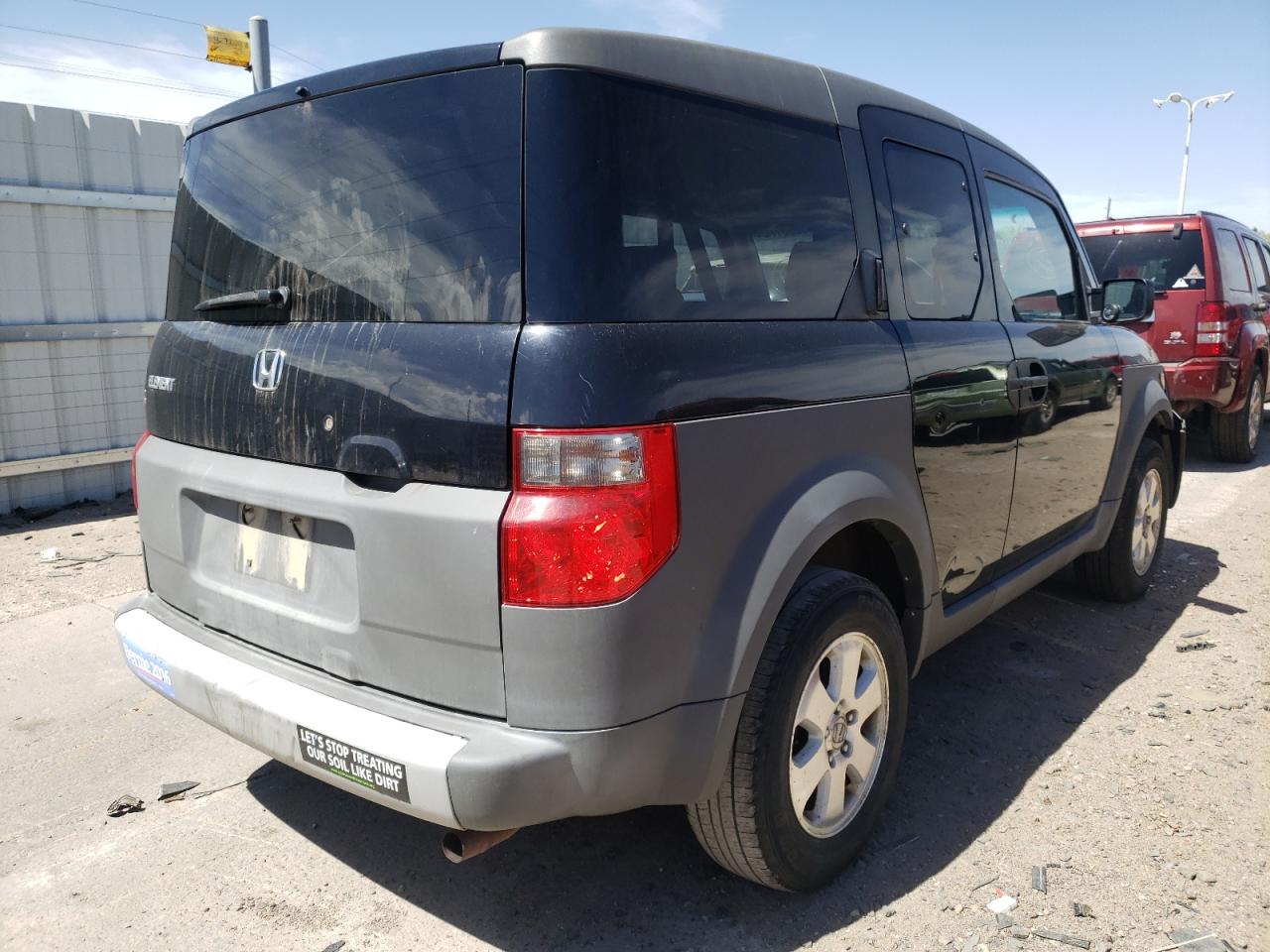Photo 4 from auction – 2003 HONDA ELEMENT DX with VIN 5J6YH28233L011231