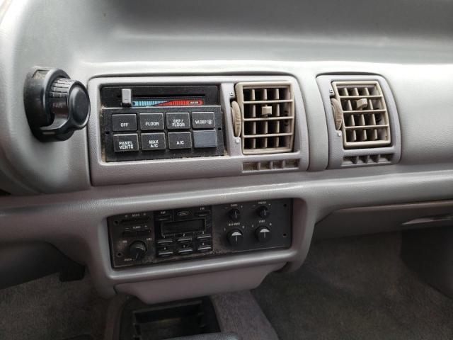 Photo 9 from auction – 1993 FORD TEMPO GL with VIN 2FAPP36X3PB196708
