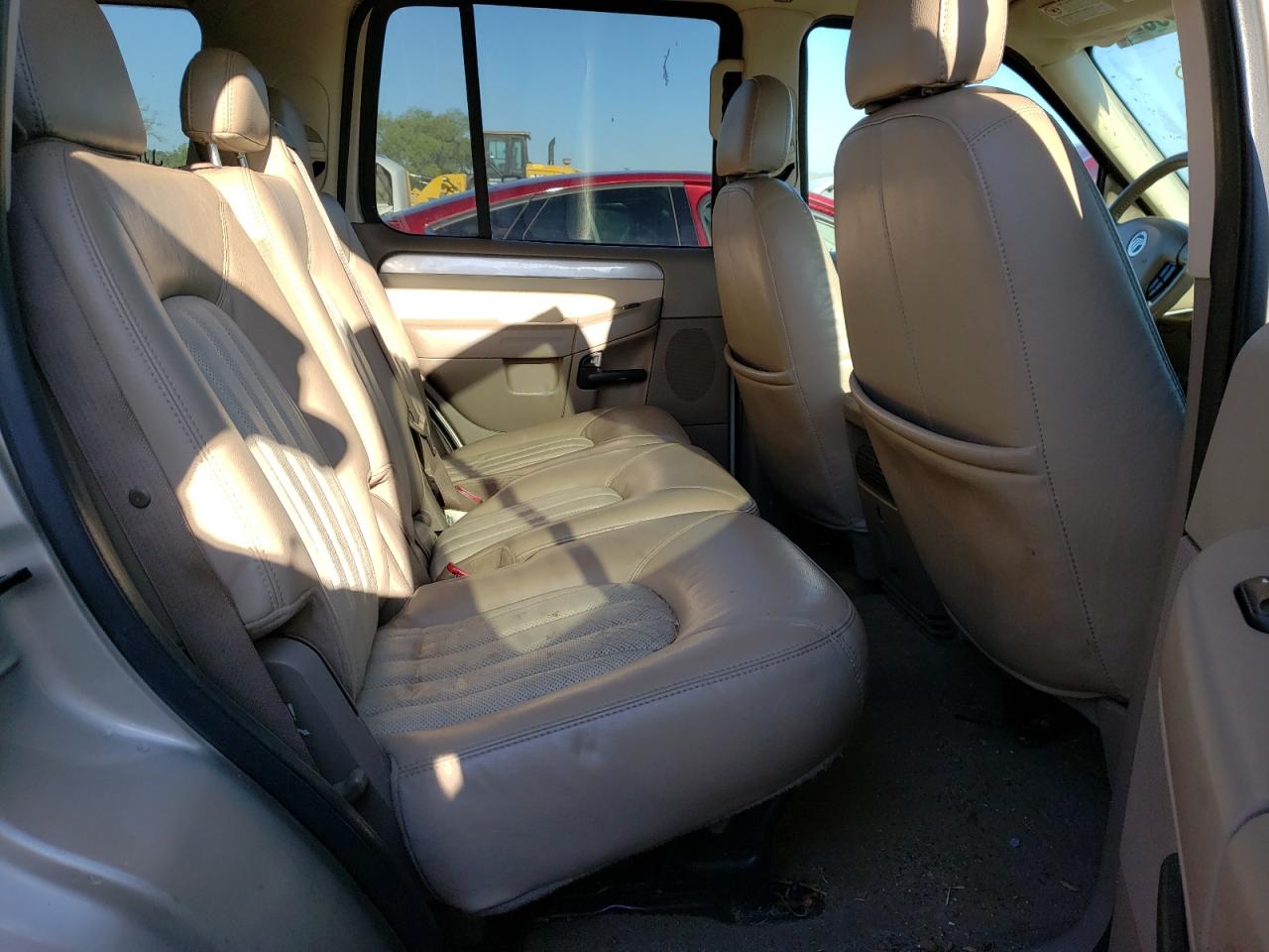 Photo 6 from auction – 2005 MERCURY MOUNTAINEE with VIN 4M2DU86W15UJ16138