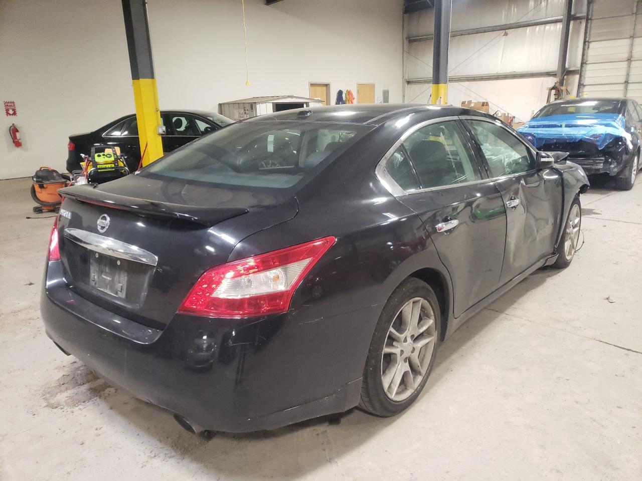 Photo 4 from auction – 2010 NISSAN MAXIMA S with VIN 1N4AA5AP5AC858192