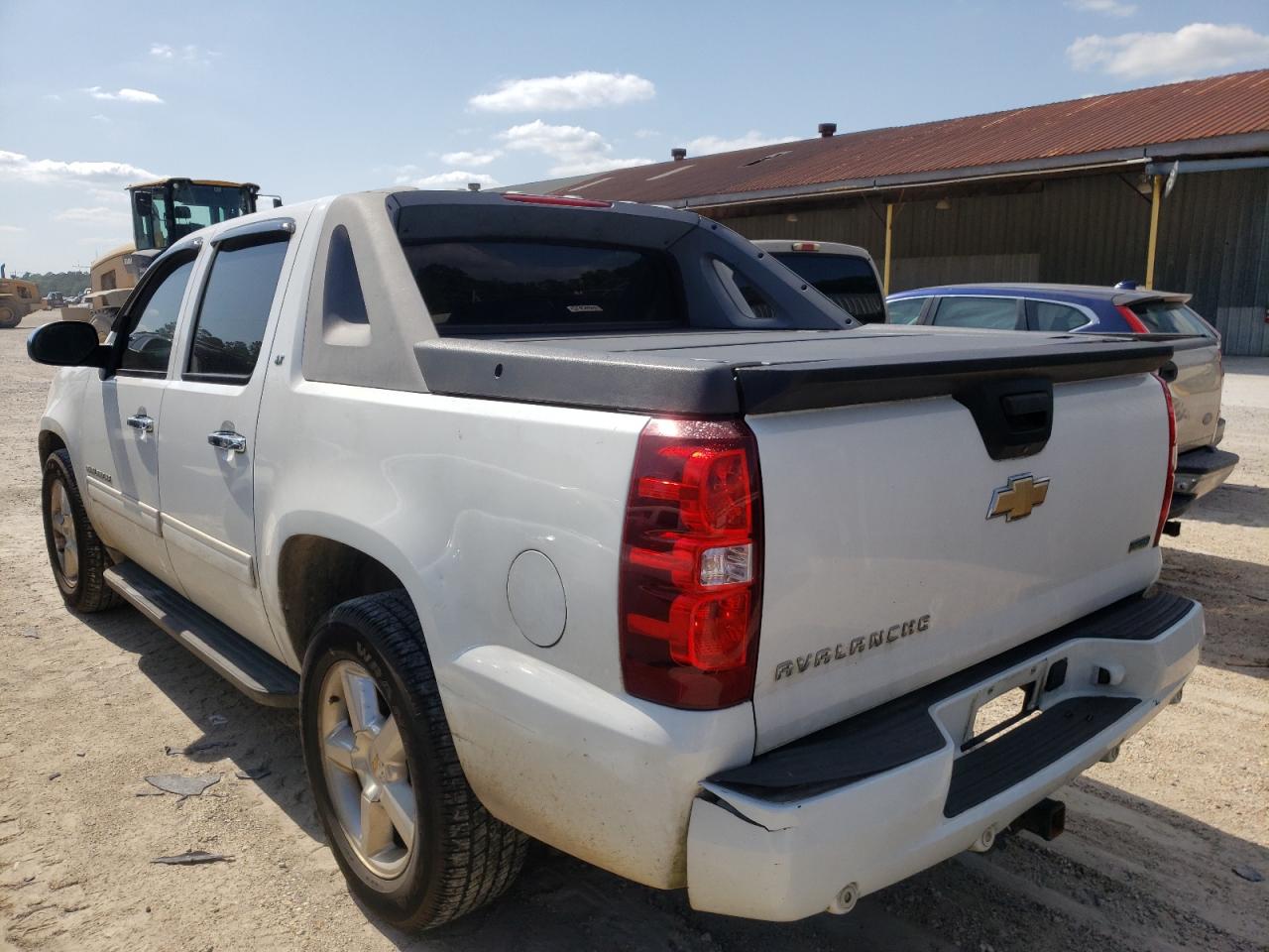 Photo 3 from auction – 2010 CHEVROLET AVALANCHE with VIN 3GNNCFE08AG195357