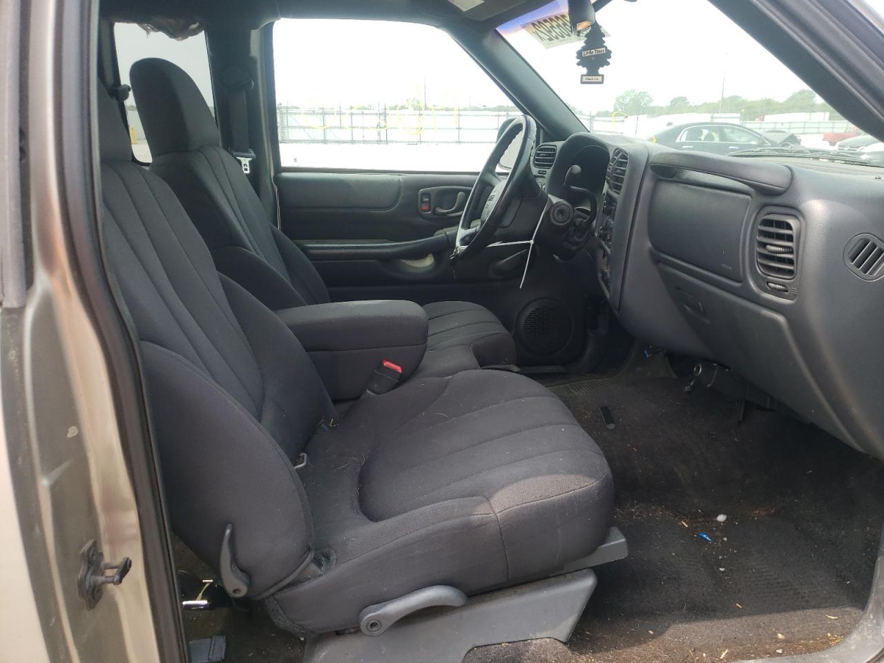 Photo 5 from auction – 2003 GMC SONOMA with VIN 1GTCS19X138174436