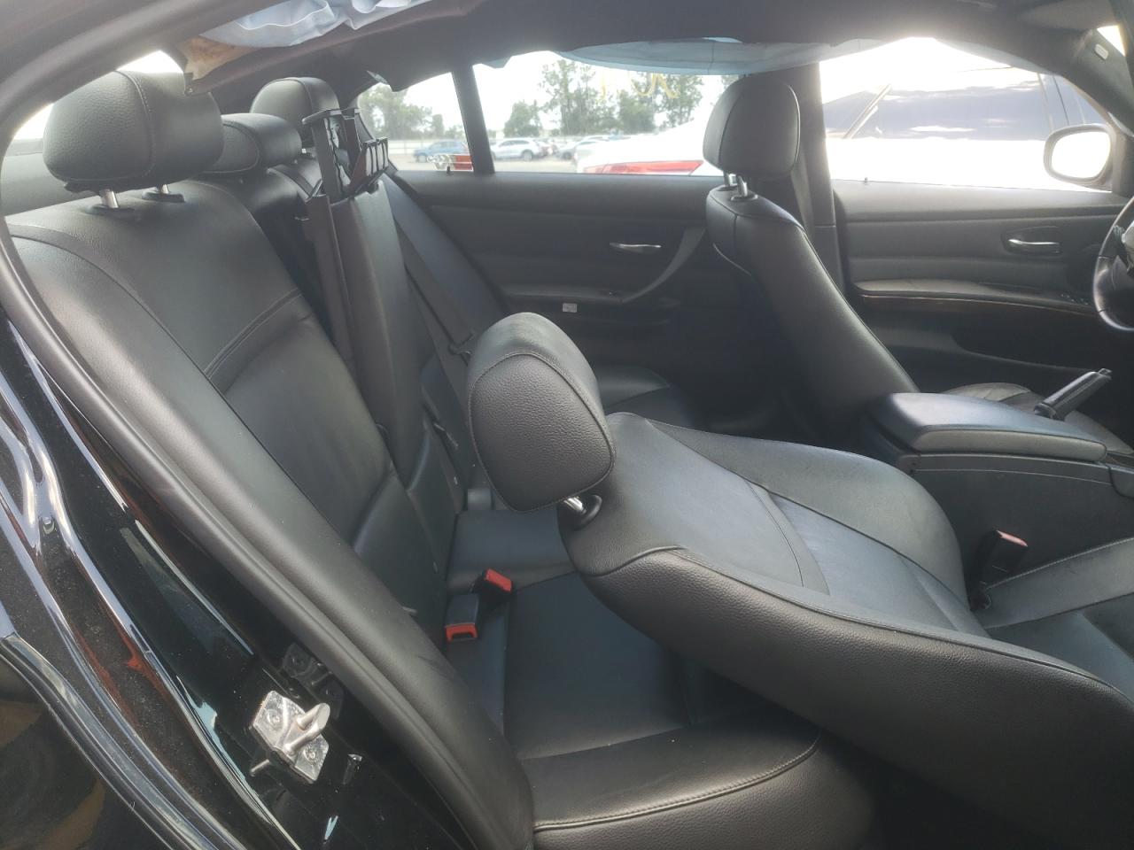 Photo 6 from auction – 2011 BMW 328 I with VIN WBAPH7C52BA801613