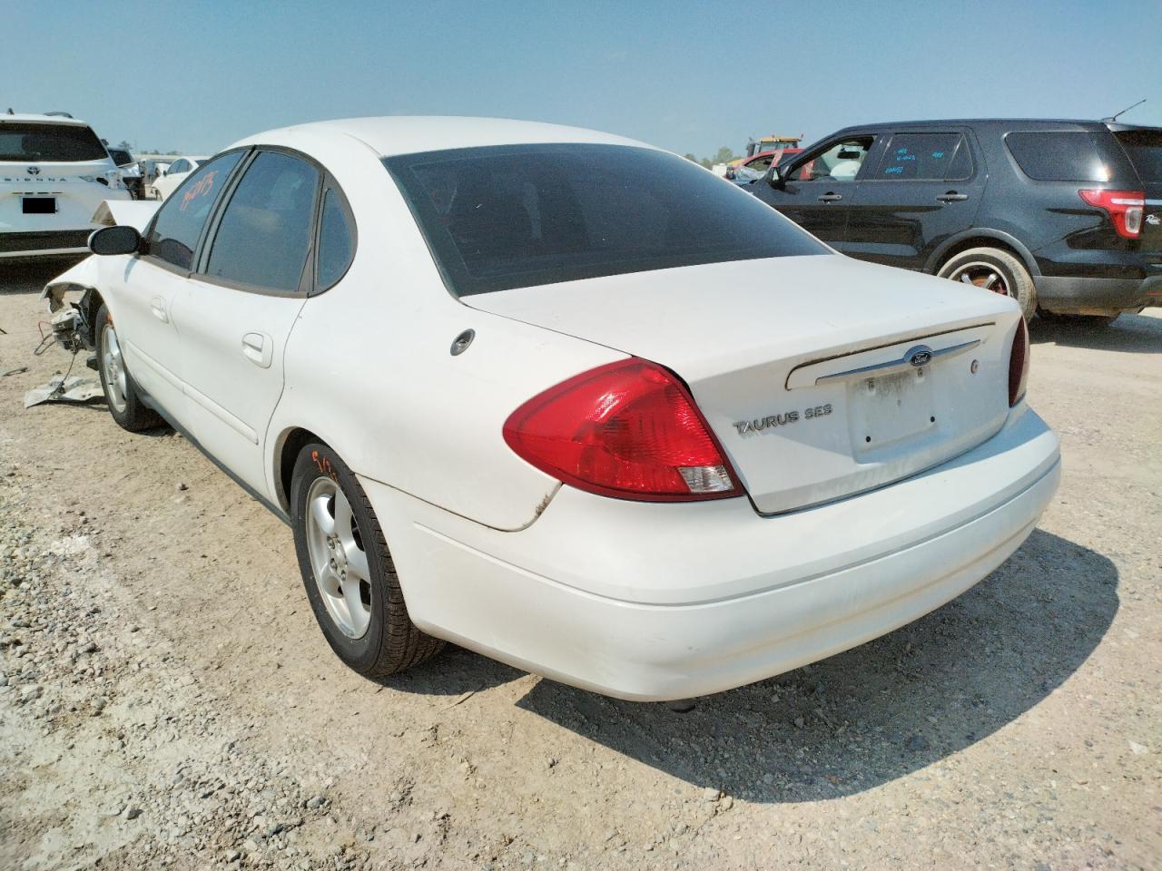 Photo 3 from auction – 2003 FORD TAURUS SES with VIN 1FAFP55203A209028