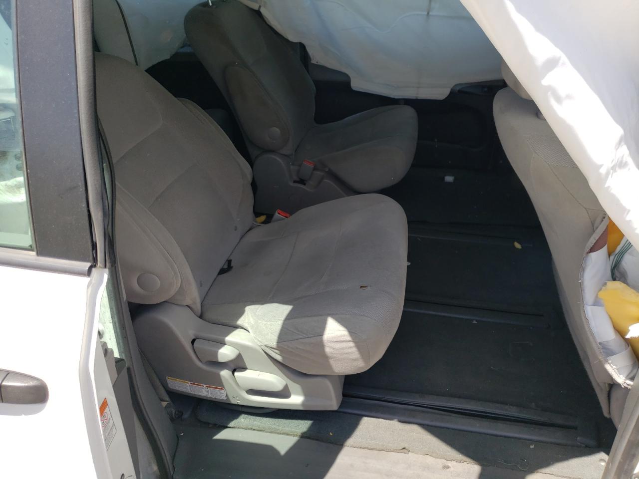 Photo 14 from auction – 2016 TOYOTA SIENNA with VIN 5TDZK3DC2GS713531
