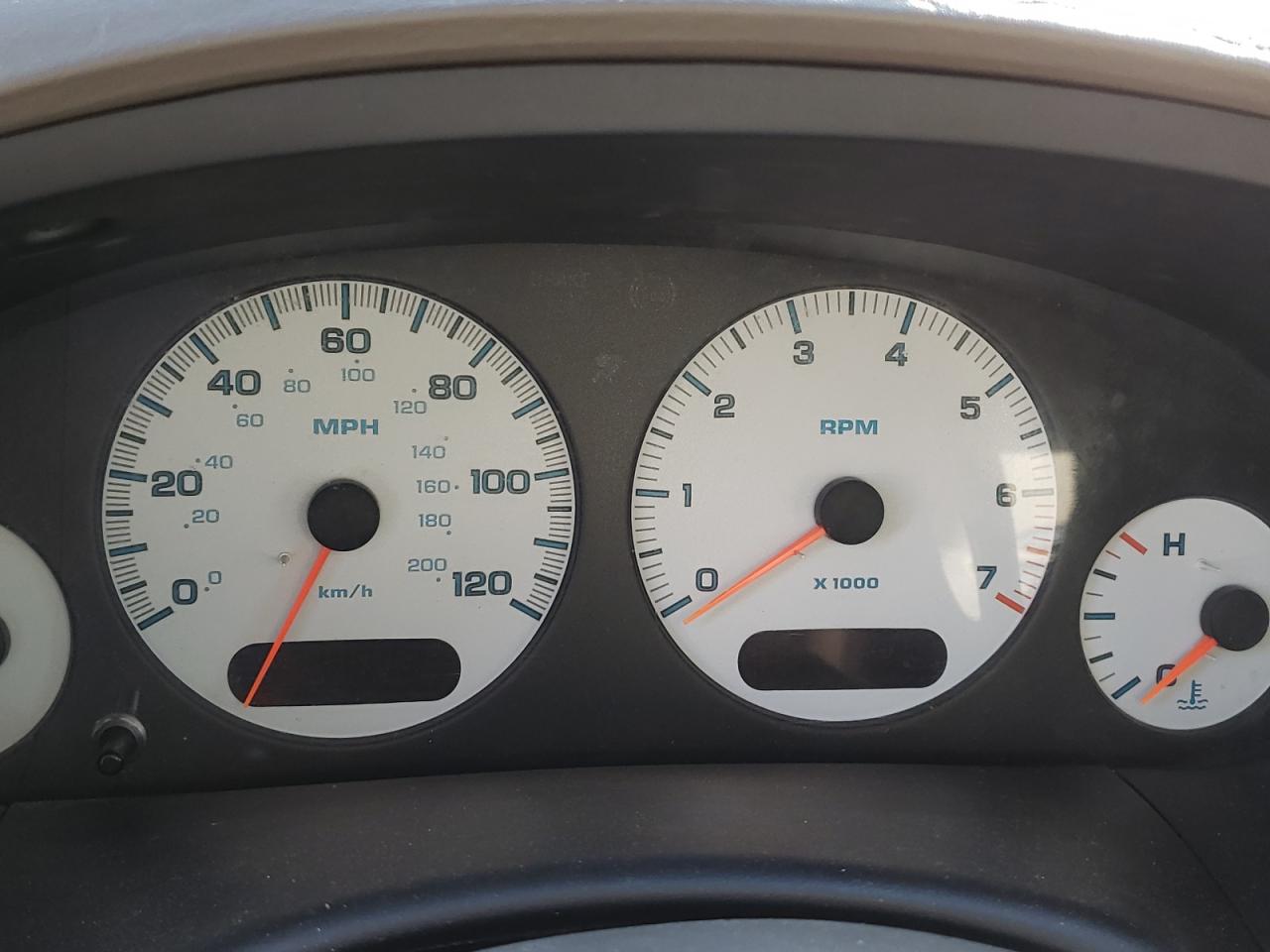 Photo 8 from auction – 2001 DODGE GRAND CARA with VIN 2B8GP44311R373895