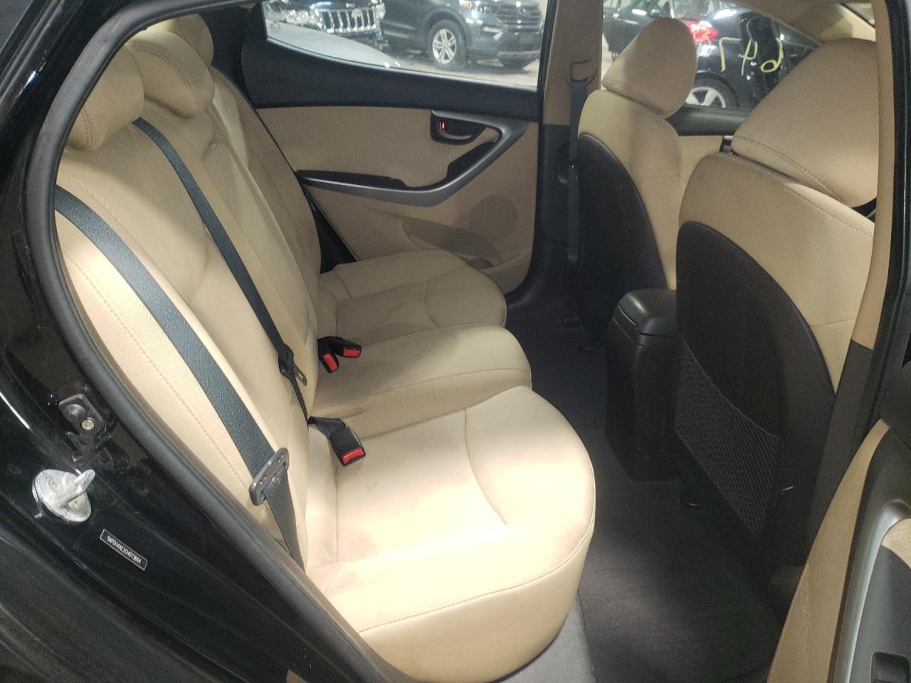 Photo 6 from auction – 2012 HYUNDAI ELANTRA GL with VIN 5NPDH4AE2CH073664