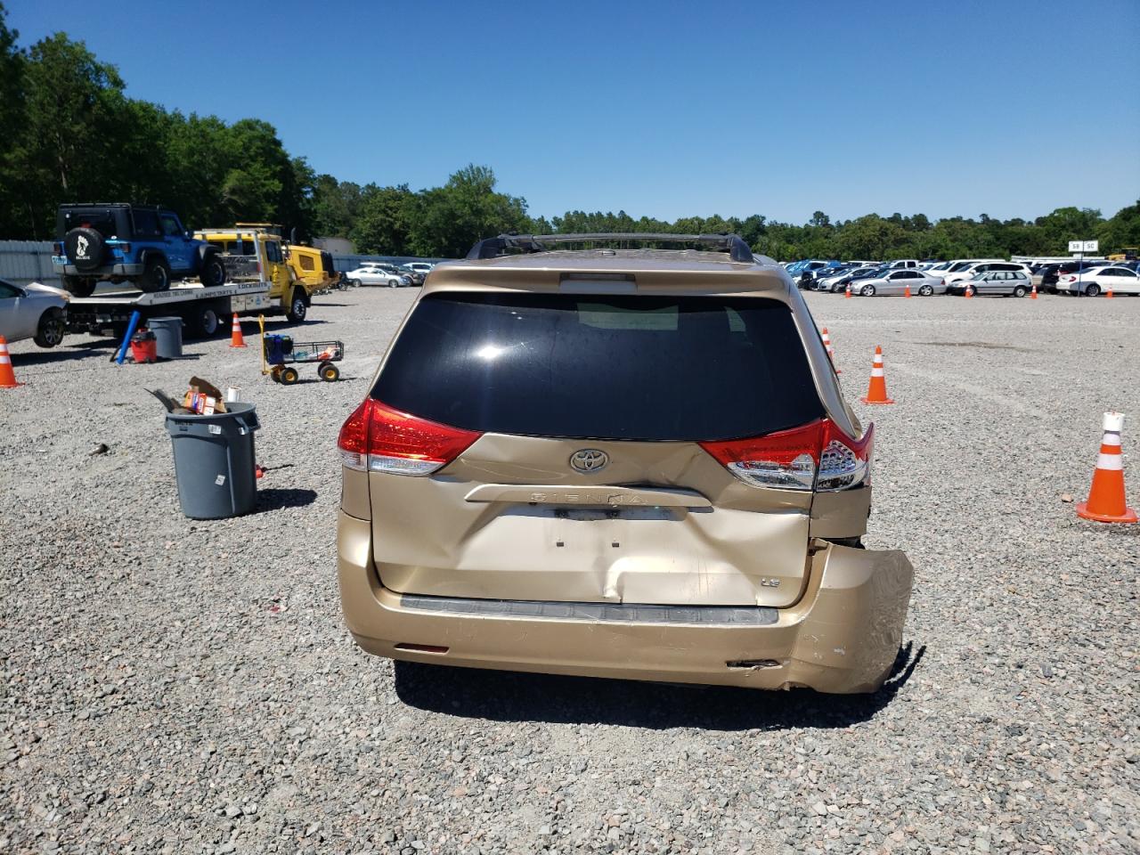 Photo 9 from auction – 2012 TOYOTA SIENNA LE with VIN 5TDKK3DC0CS236383
