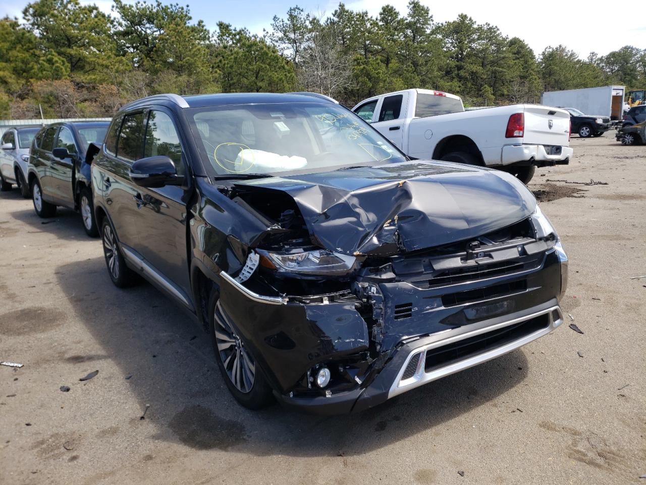 MITSUBISHI OUTLANDER 2020 with VIN JA4AD3A38LZ042929 - Photo from auction
