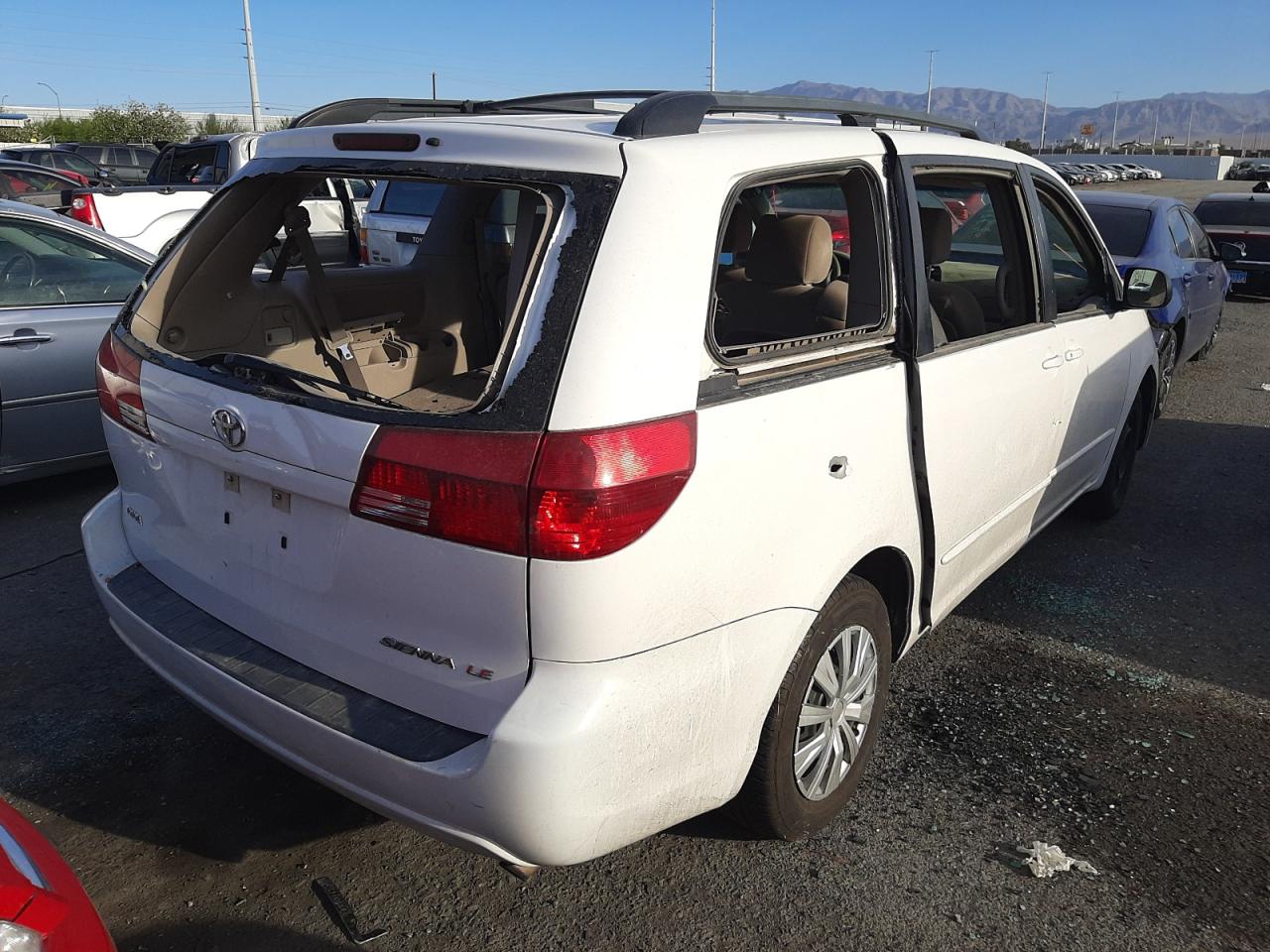 Photo 16 from auction – 2005 TOYOTA SIENNA CE with VIN 5TDZA23CX5S302776